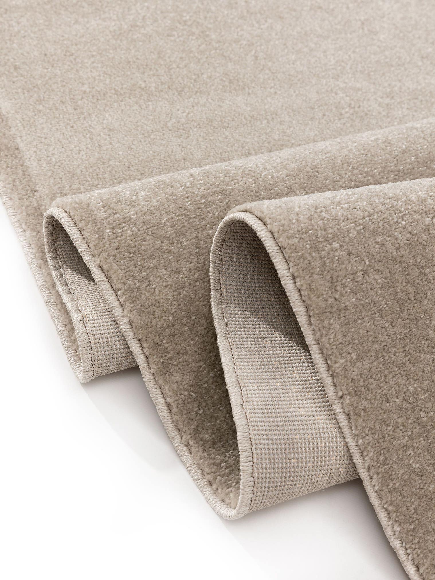 Teppich aus 100% Polypropylen in Schwarz/Weiß mit 6 bis 10 mm hohem Flor von benuta Pop