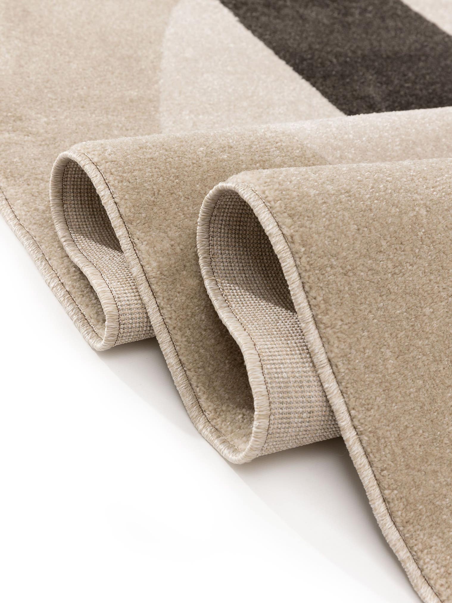 Teppich aus 100% Polypropylen in Schwarz/Weiß mit 6 bis 10 mm hohem Flor von benuta Pop