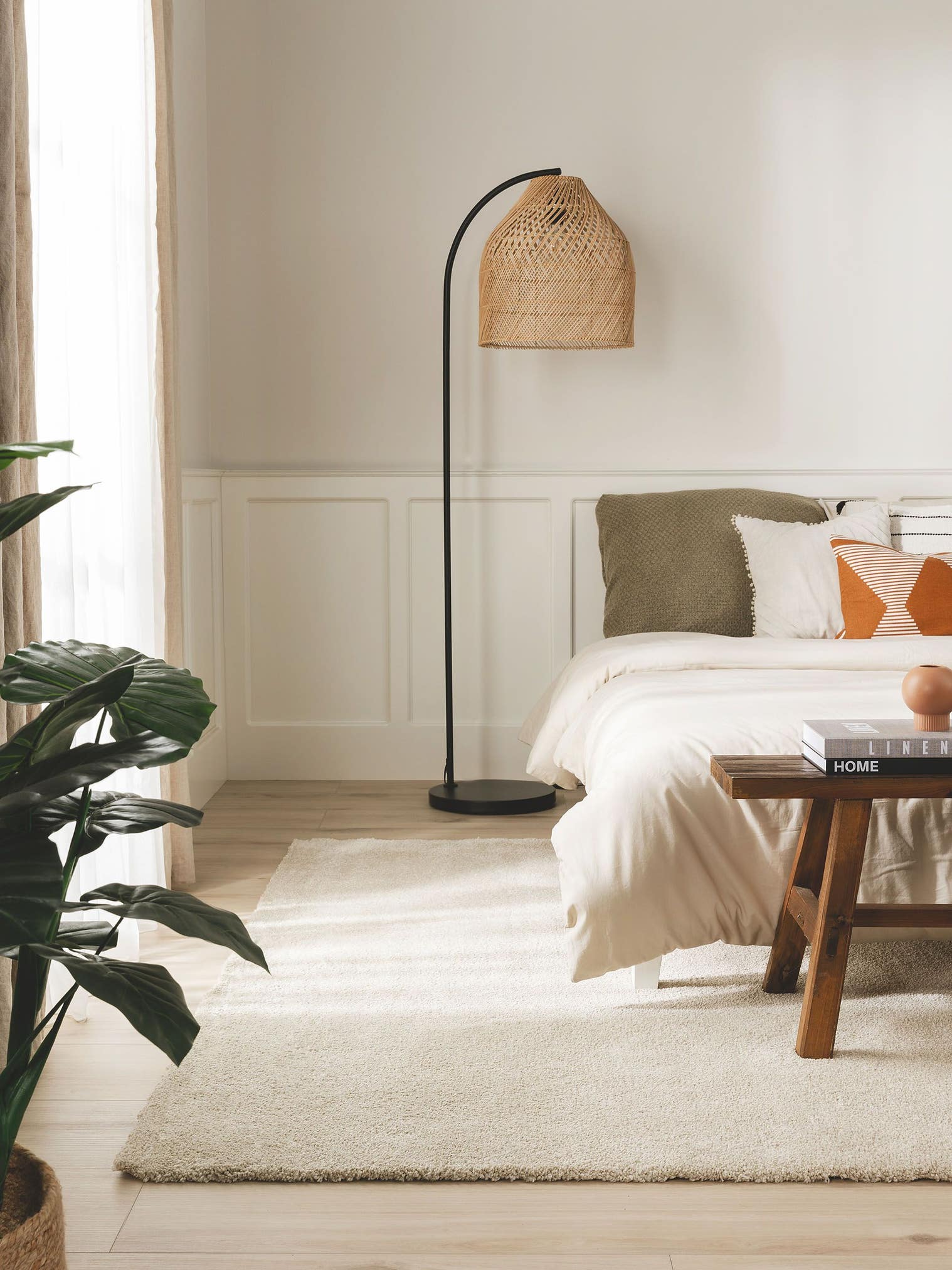Matta av 100% Polypropylen i Beige med 21 - 30 mm hög lugg från benuta Nest