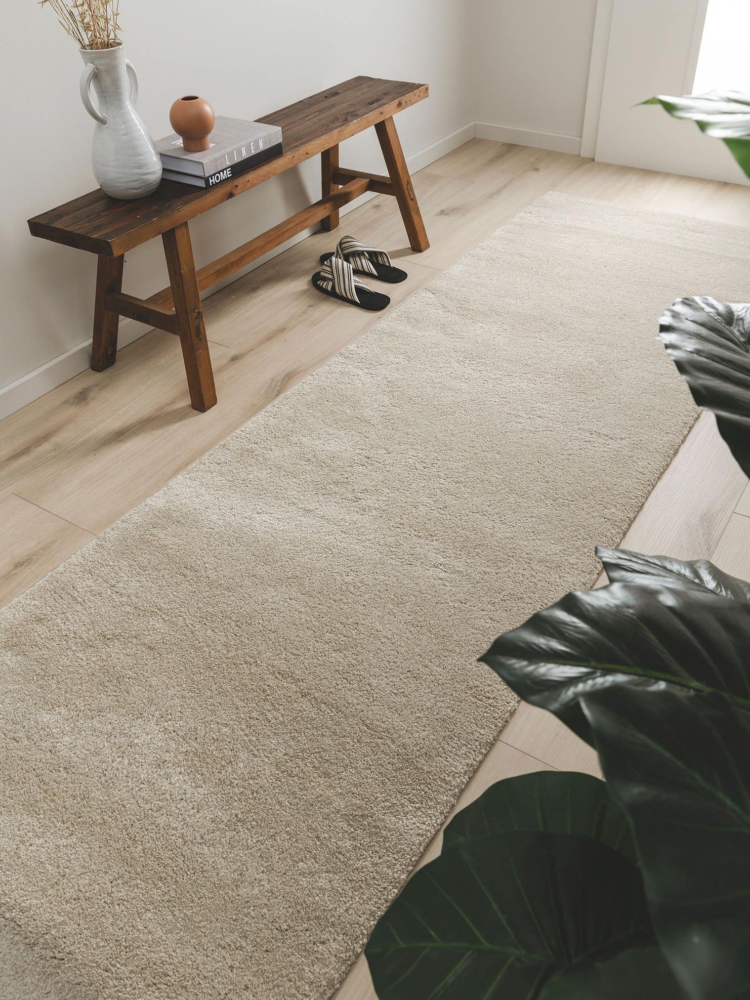 Tæppe af 100% Polypropylen i Beige med 21 - 30 mm høj luv fra benuta Nest