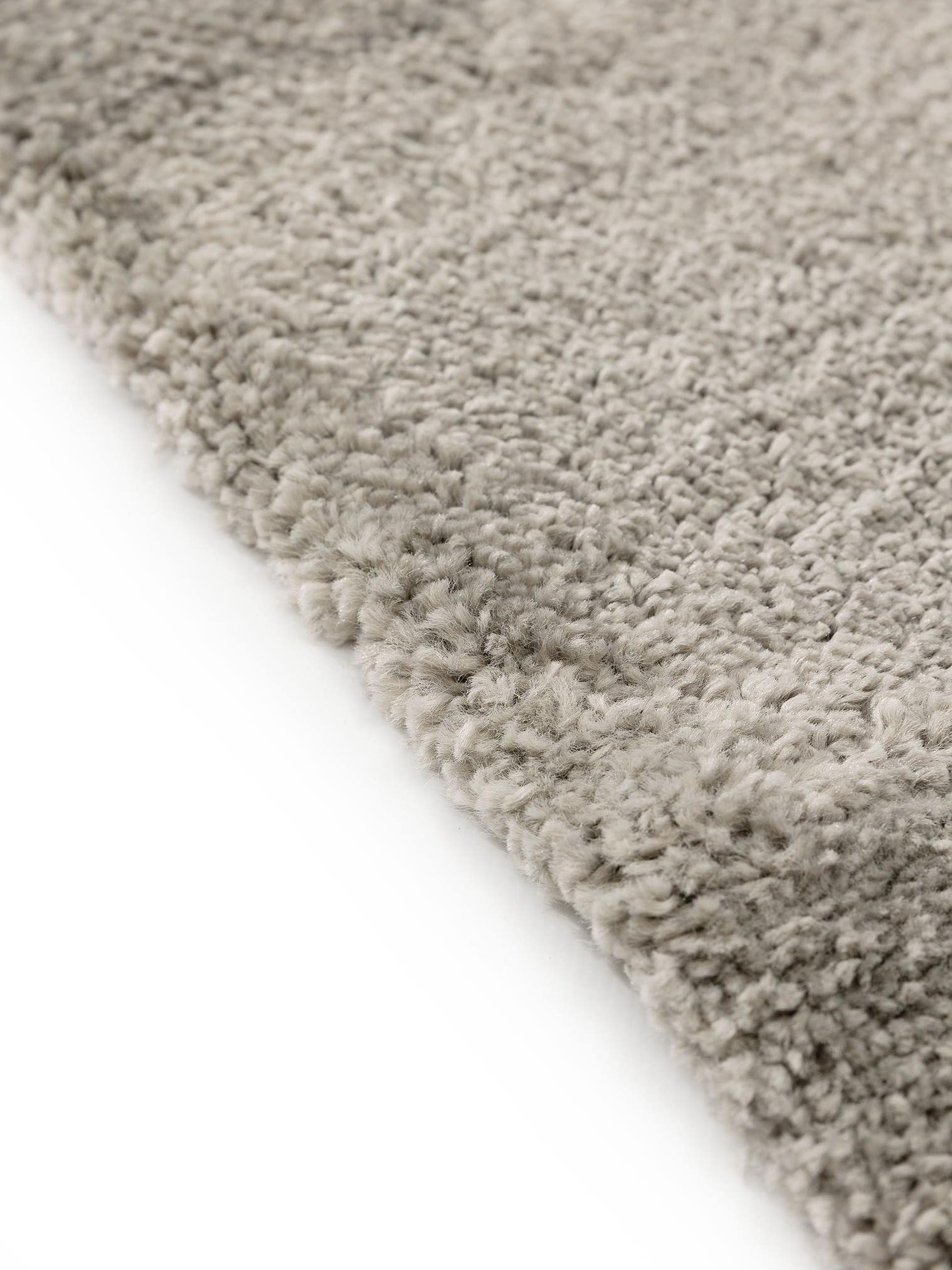 Teppich aus 100% Polypropylen in Grau mit 21 bis 30 mm hohem Flor von benuta Nest