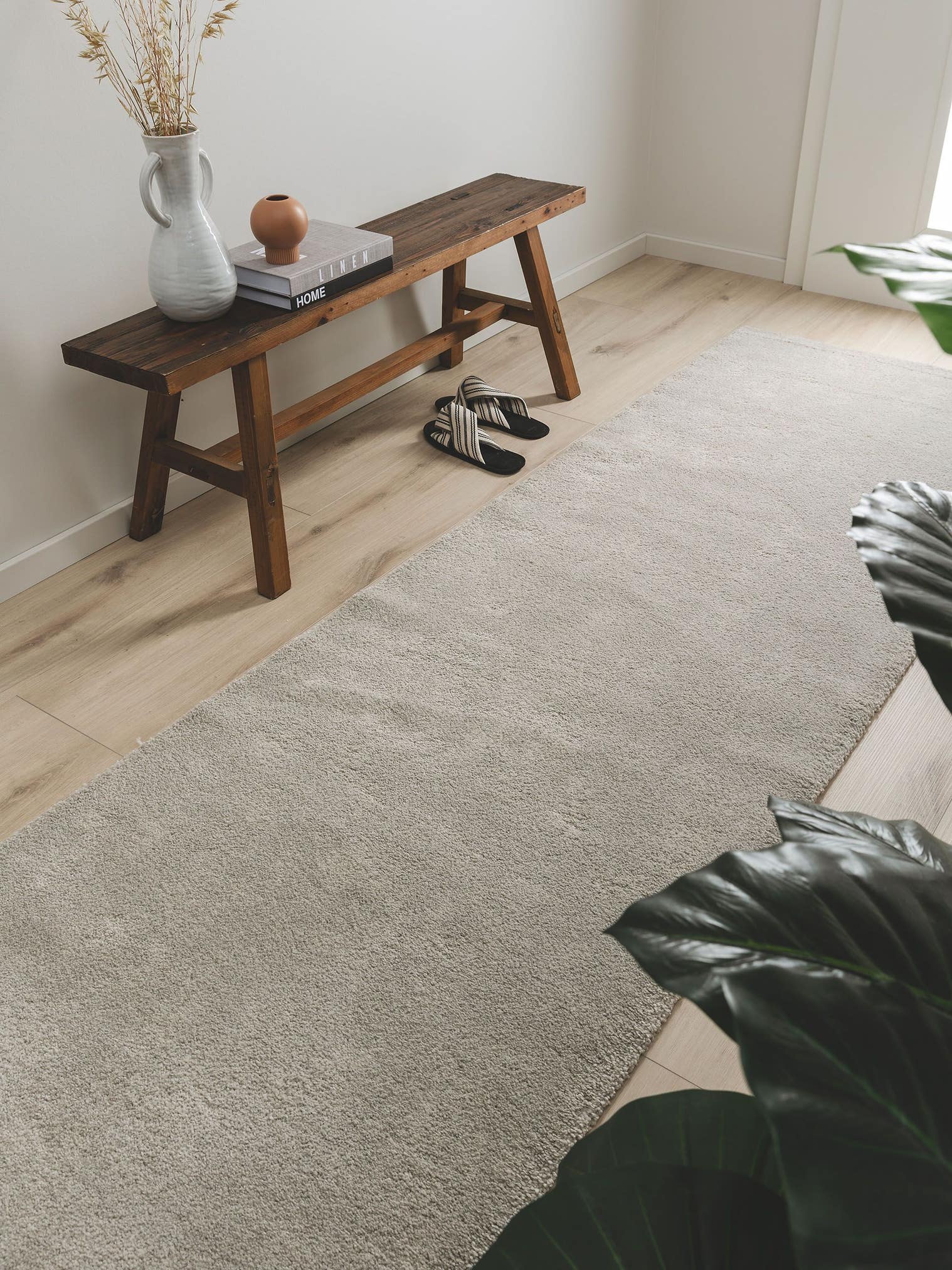 Teppich aus 100% Polypropylen in Grau mit 21 bis 30 mm hohem Flor von benuta Nest