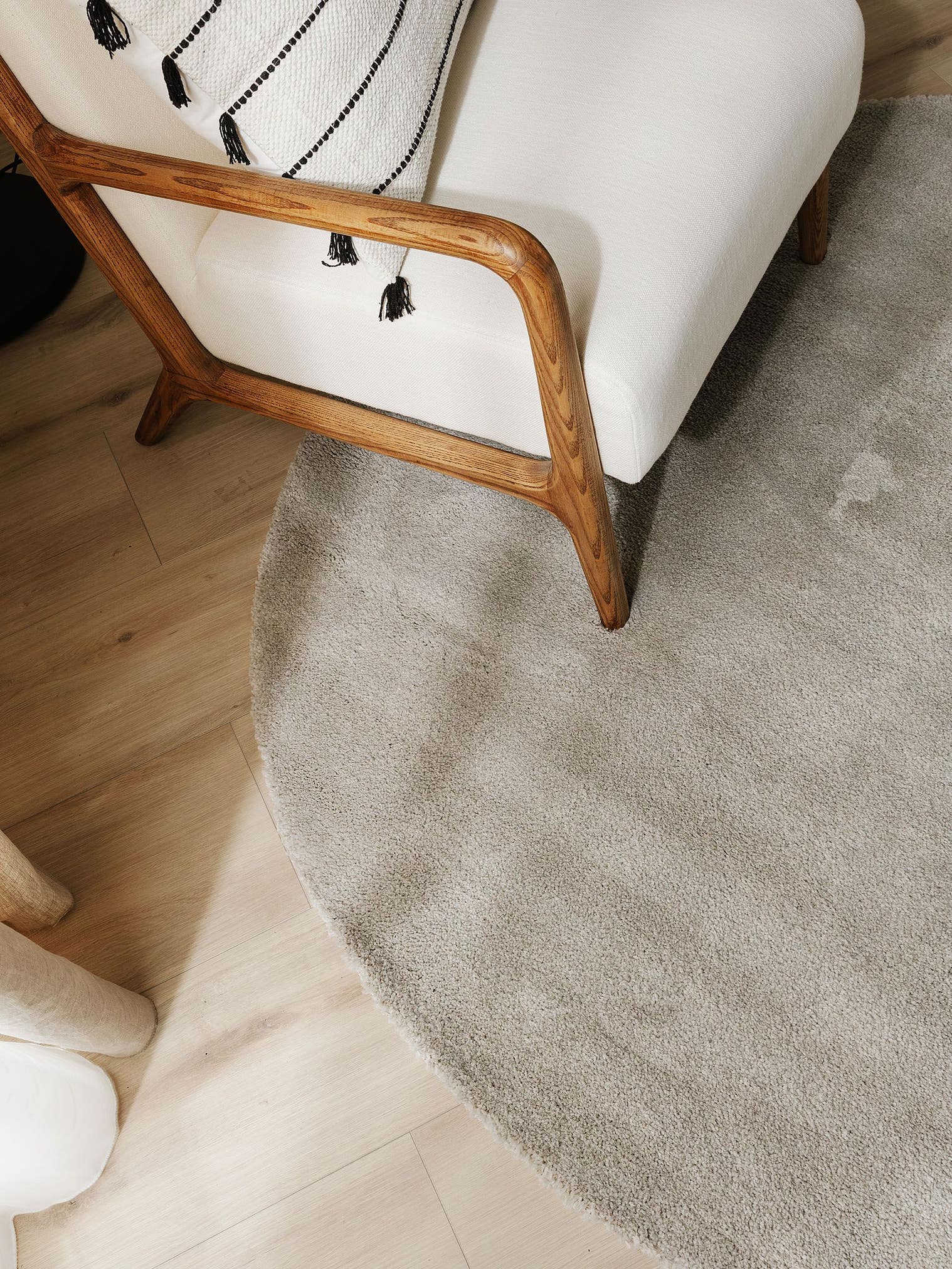 Teppich aus 100% Polypropylen in Grau mit 21 bis 30 mm hohem Flor von benuta Nest
