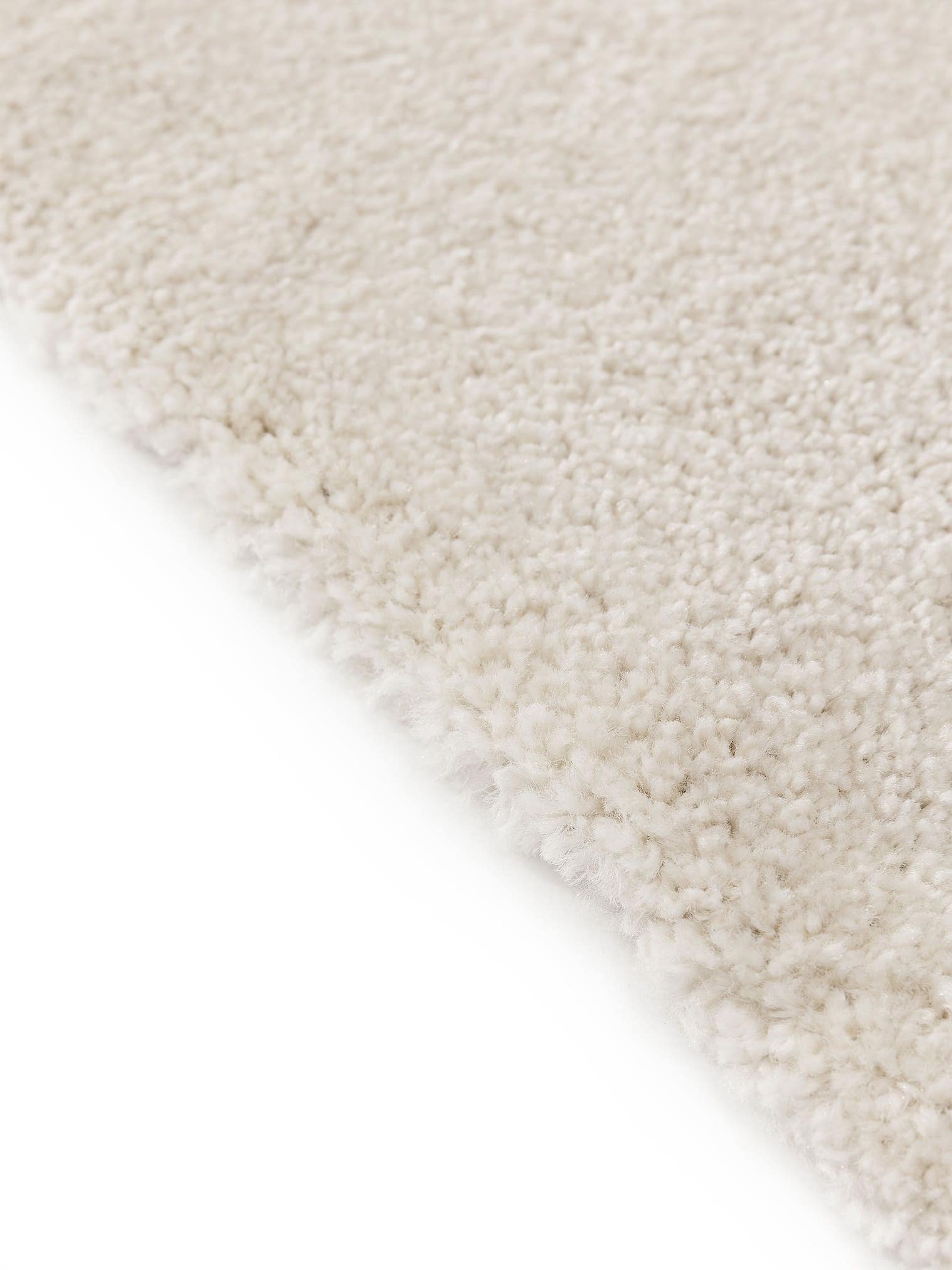 Teppich aus 100% Polypropylen in Beige mit 21 bis 30 mm hohem Flor von benuta Nest