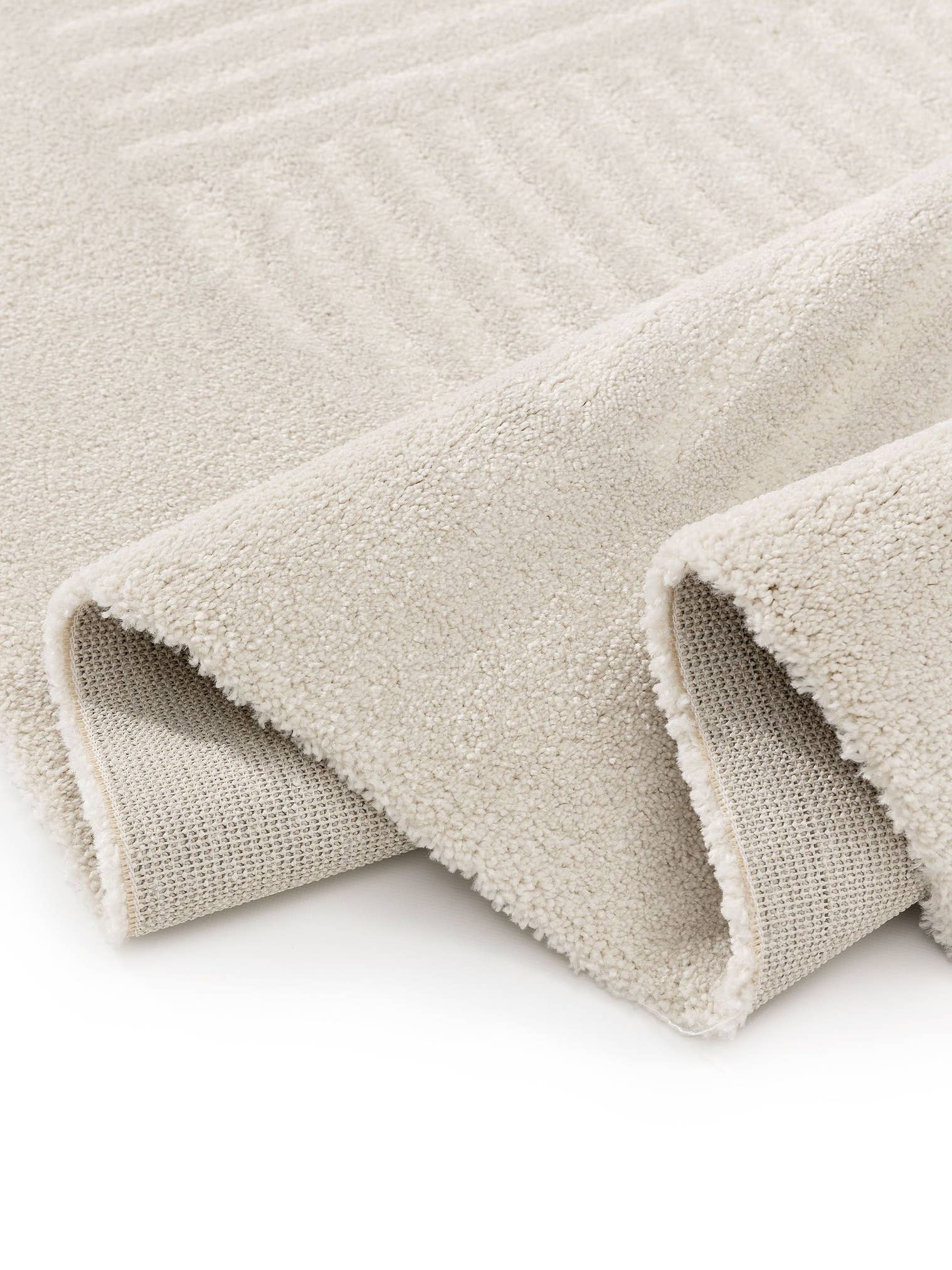 Teppich aus 100% Polypropylen in Weiß mit 21 bis 30 mm hohem Flor von benuta Nest