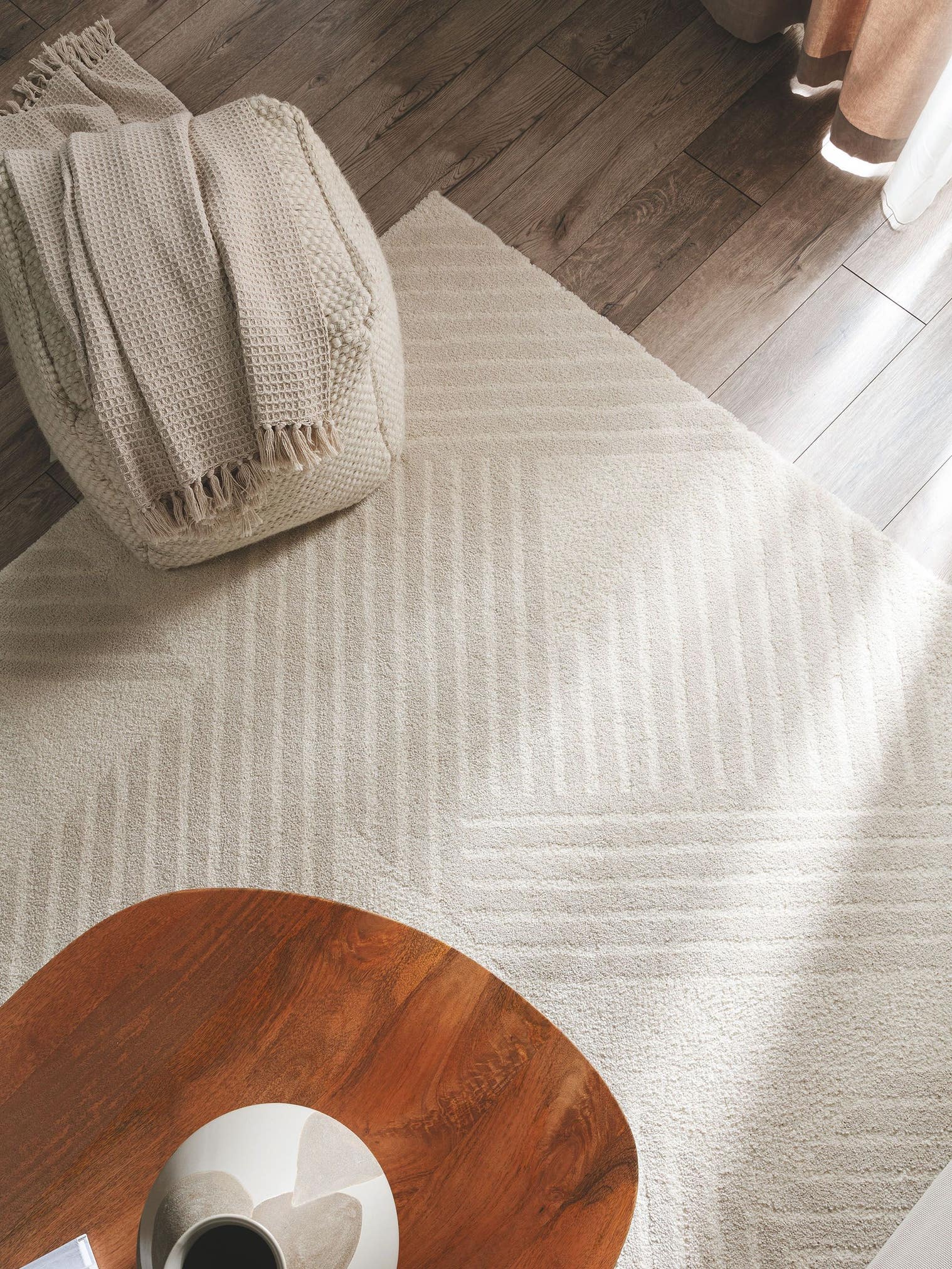 Teppich aus 100% Polypropylen in Weiß mit 21 bis 30 mm hohem Flor von benuta Nest