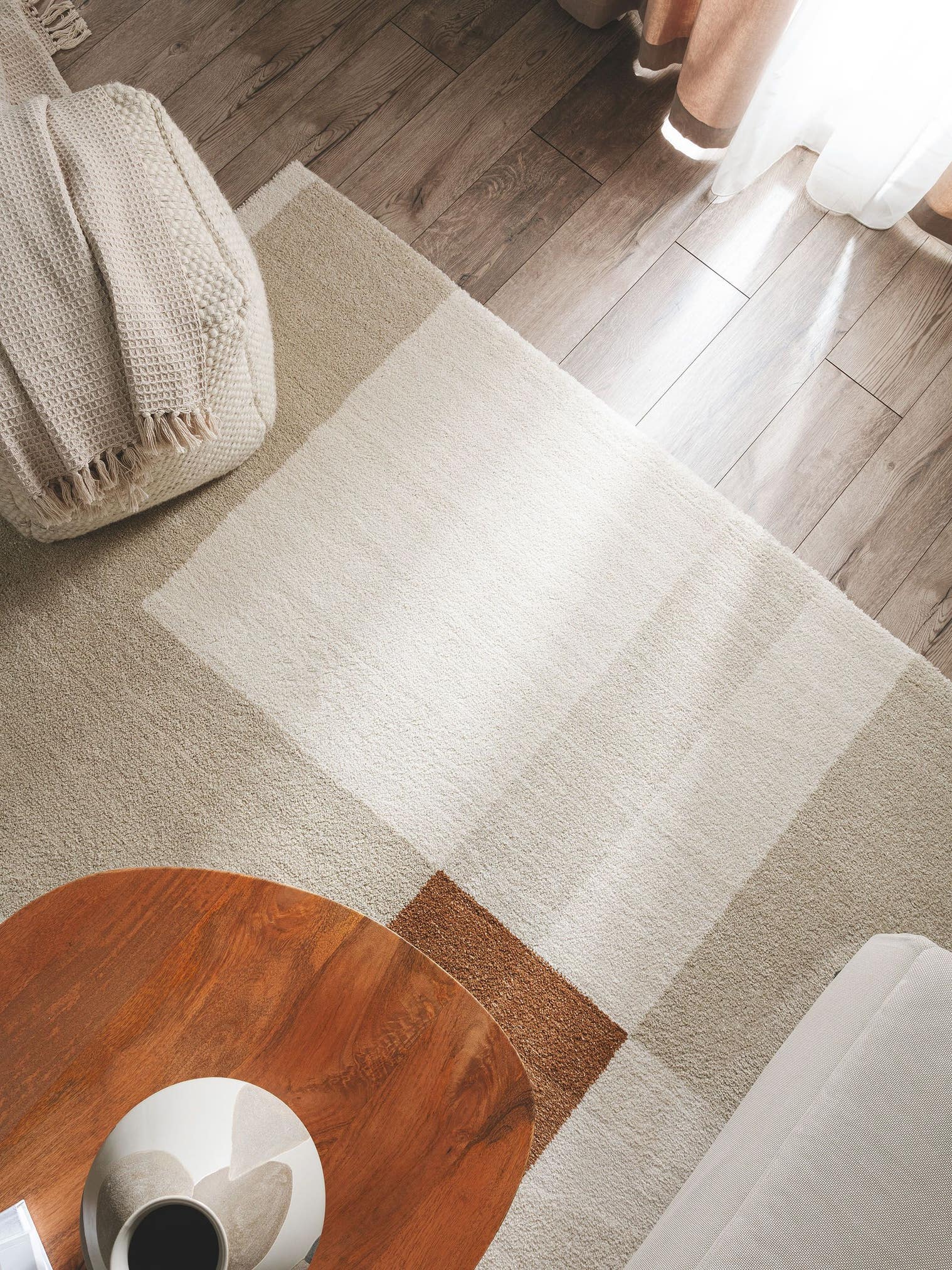 Teppich aus 100% Polypropylen in Beige mit 21 bis 30 mm hohem Flor von benuta Nest