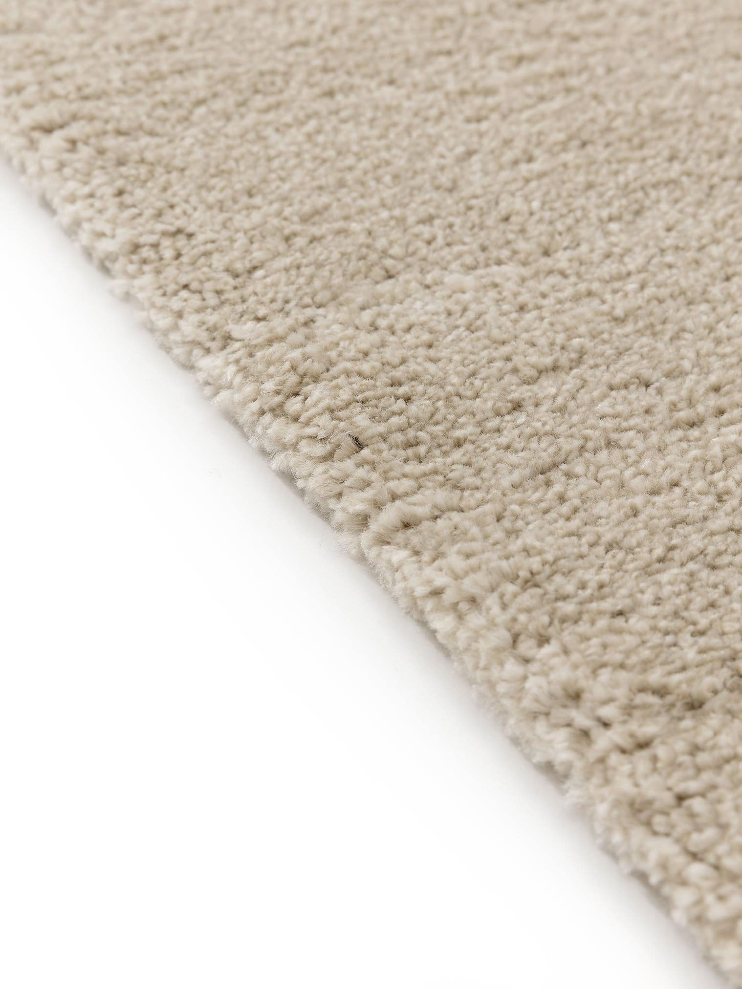 Teppich aus 100% Polypropylen in Beige mit 21 bis 30 mm hohem Flor von benuta Nest