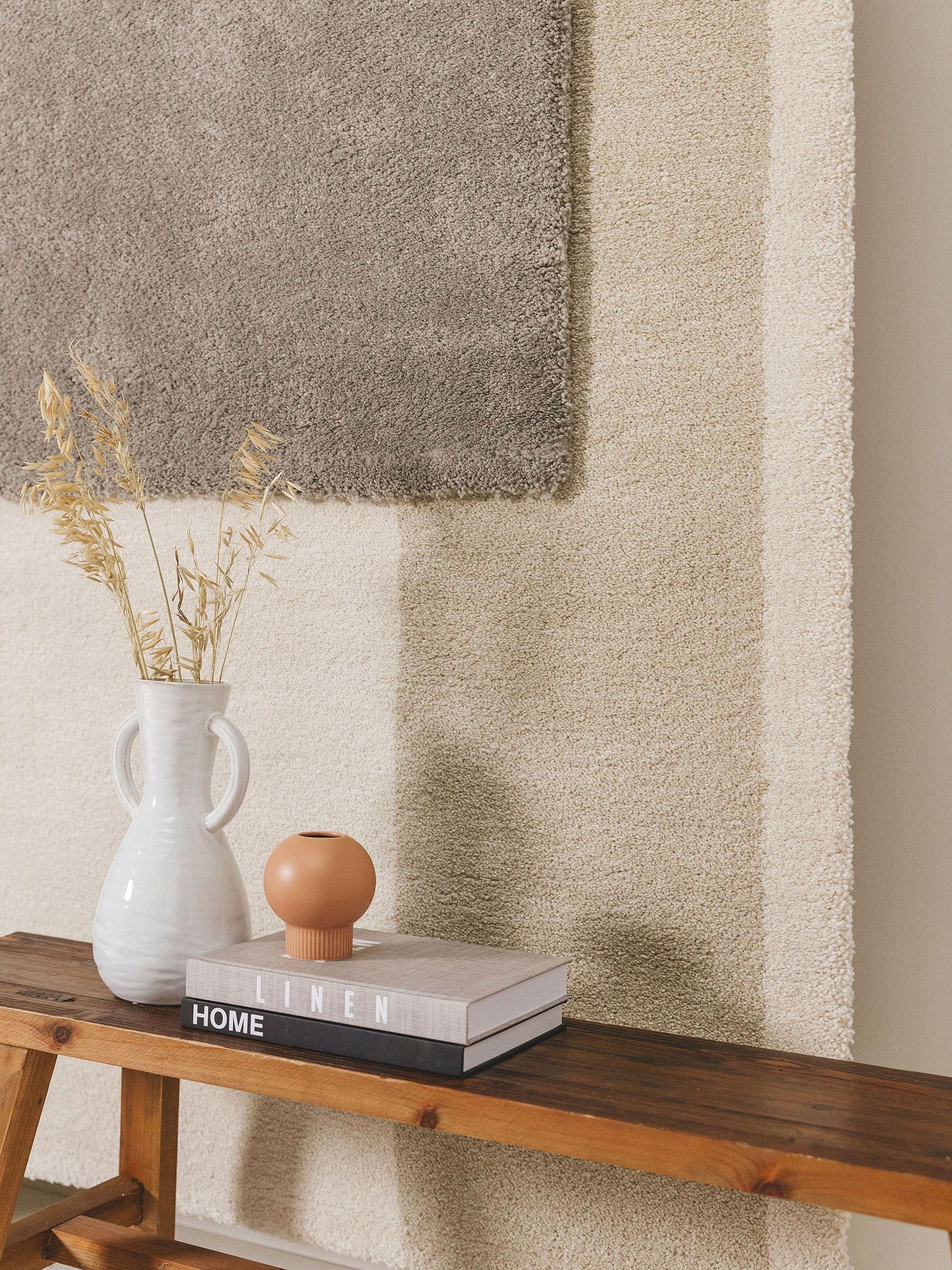 Teppich aus 100% Polypropylen in Beige mit 21 bis 30 mm hohem Flor von benuta Nest