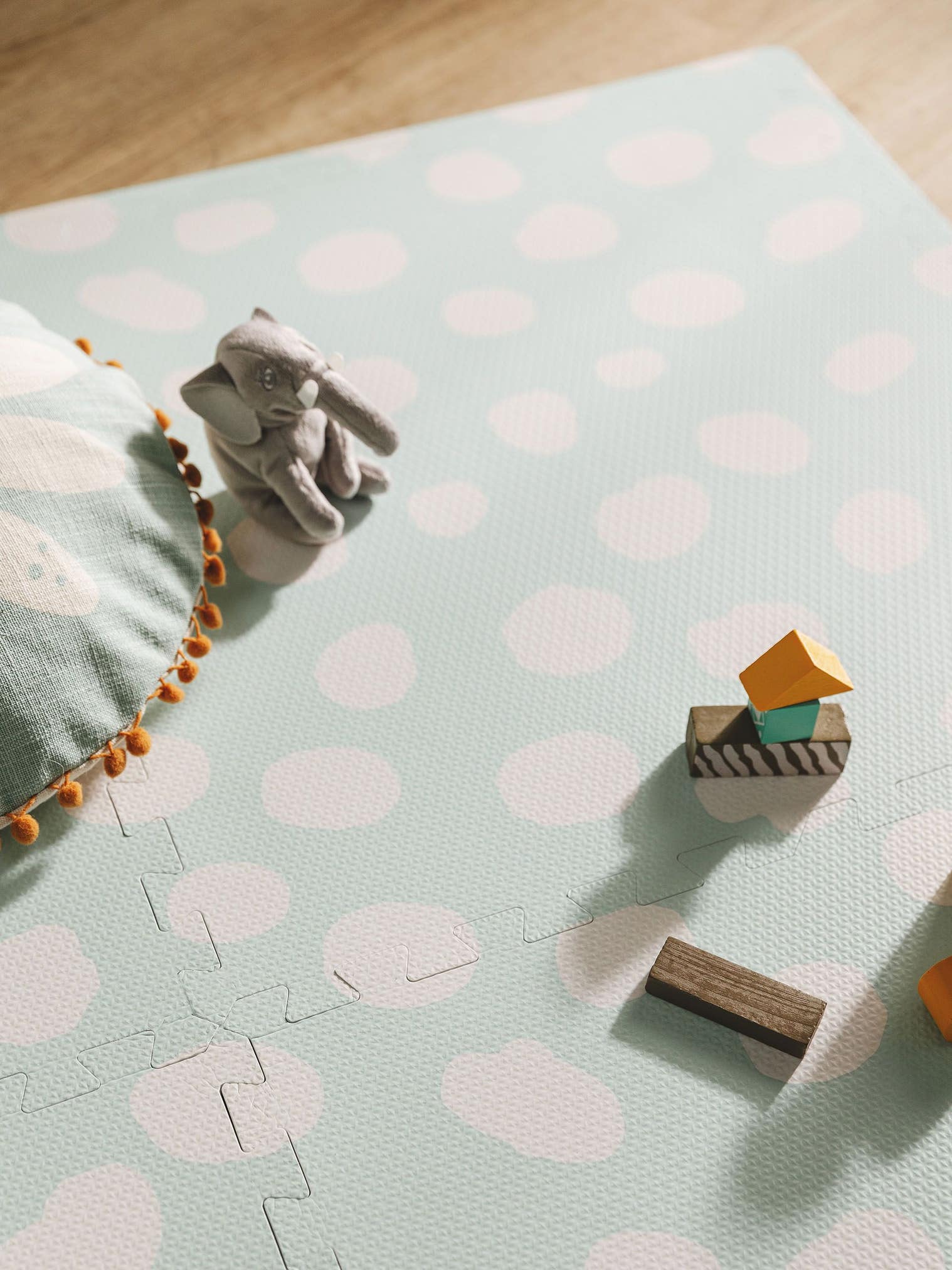 Playmat Savannah Mint in AnimalDesign design made of 100% EVA foam by Lytte