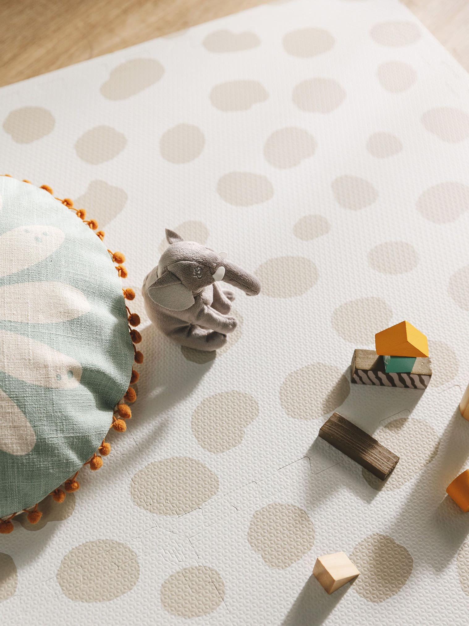 Spielmatte Savannah Beige im Design Tiermotive aus 100% EVA-Schaumstoff von Lytte