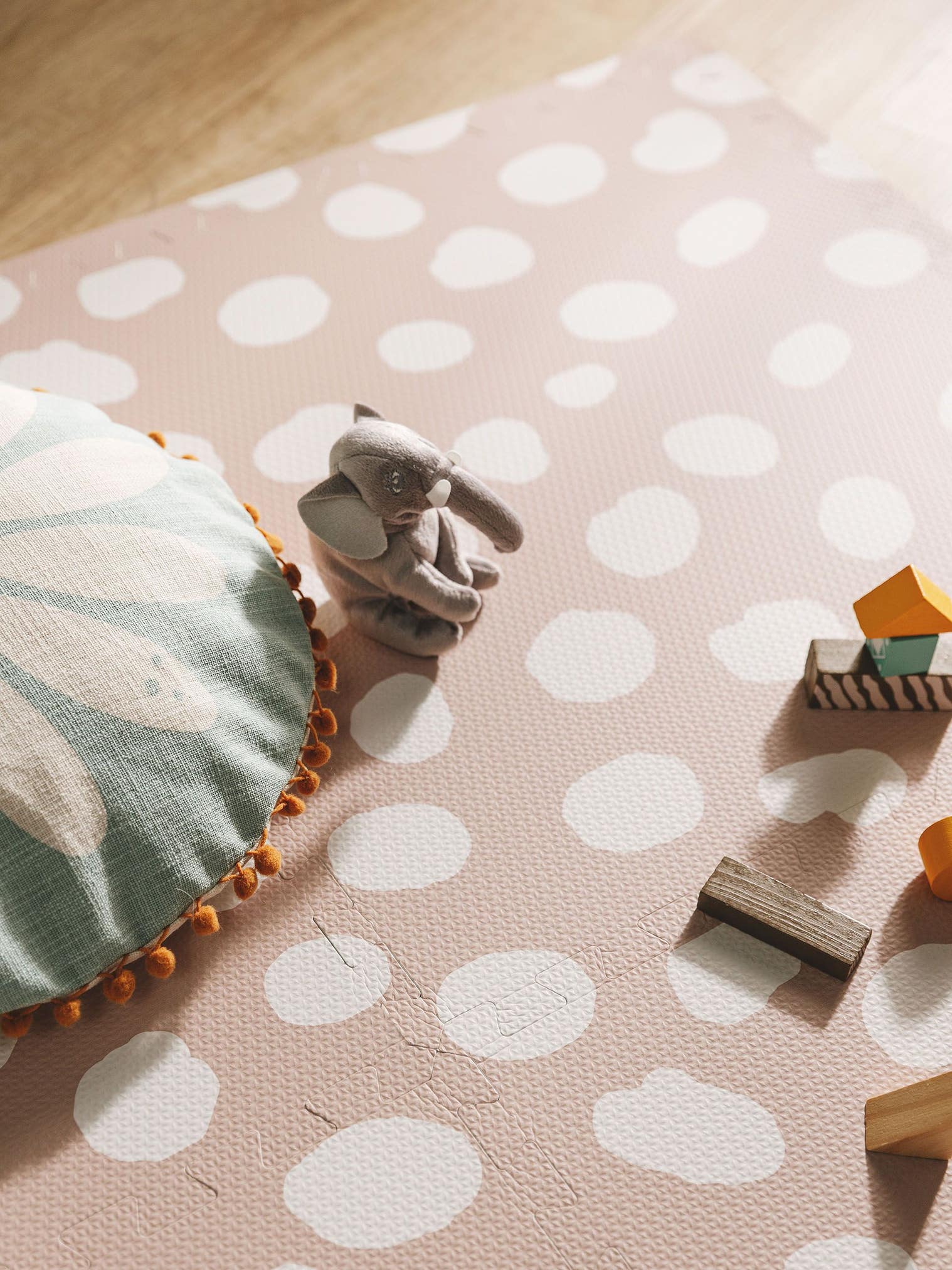 Spielmatte Savannah Rosa im Design Tiermotive aus 100% EVA-Schaumstoff von Lytte