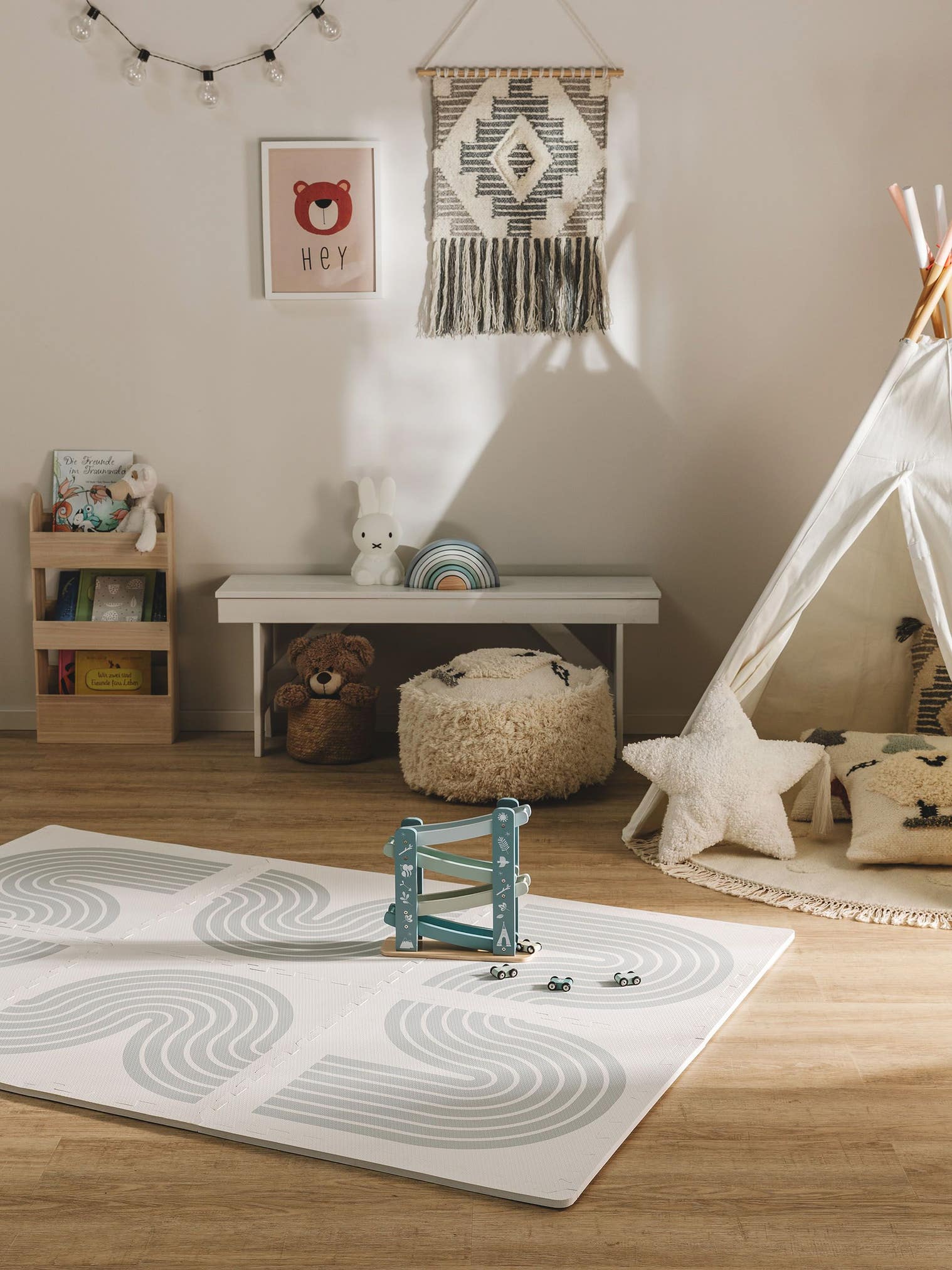 Skumlegegulv Archie Cremehvid/Grå i KidsDesign-design lavet af 100% EVA foam fra Lytte