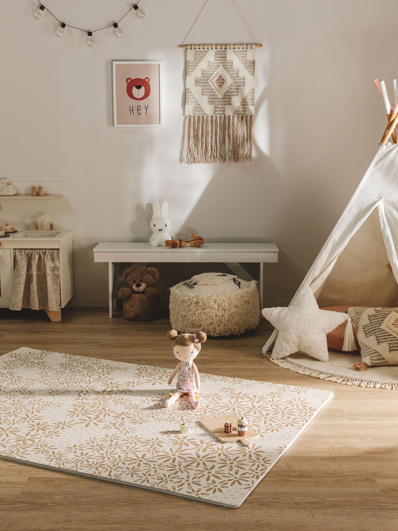 Spielmatte Daisy Beige im Design Botanicals&Florals aus 100% EVA-Schaumstoff von Lytte