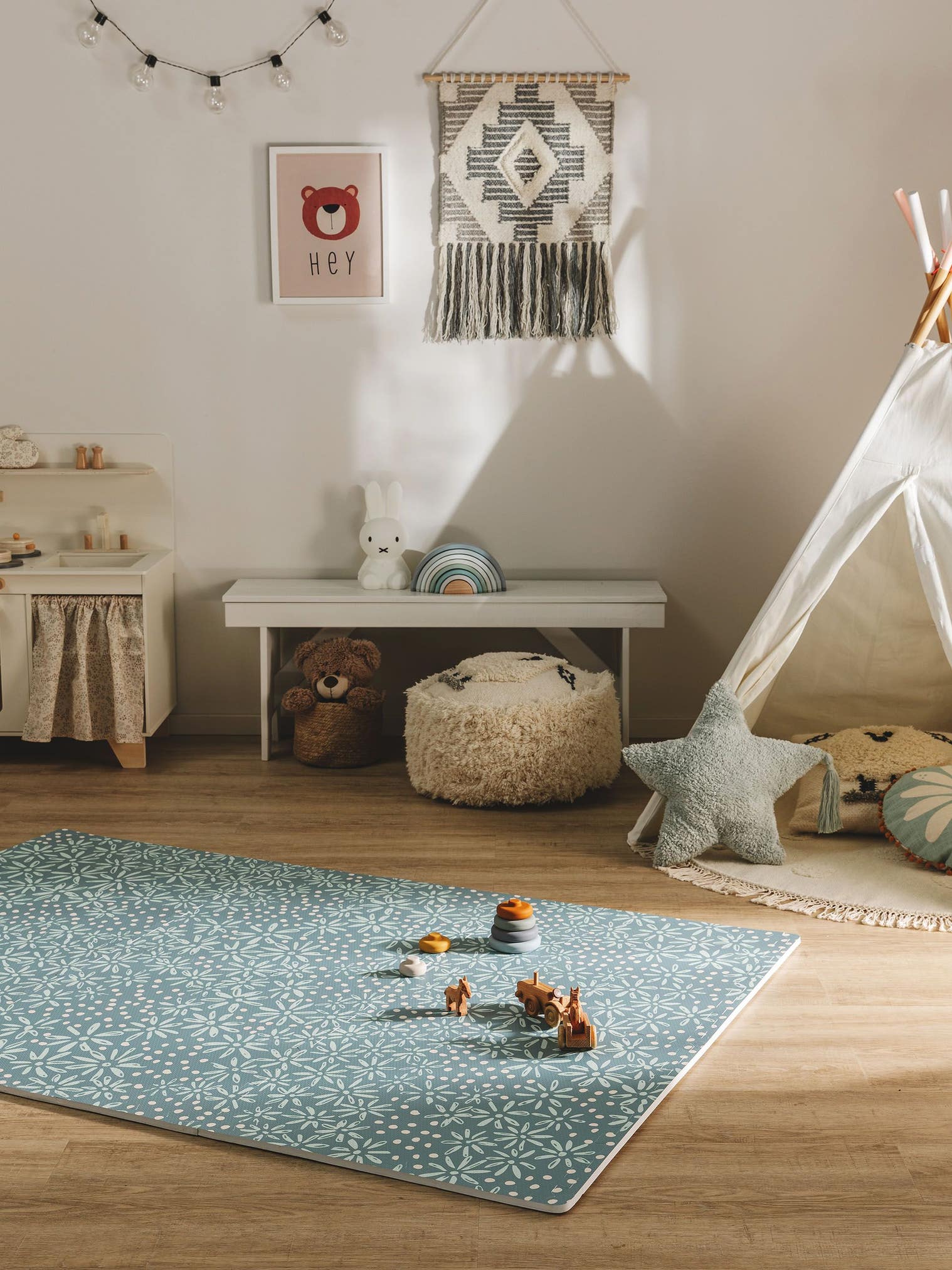 Alfombra de juego Daisy Azul con diseño de Botanicals&Florals en 100% Espuma EVA de Lytte