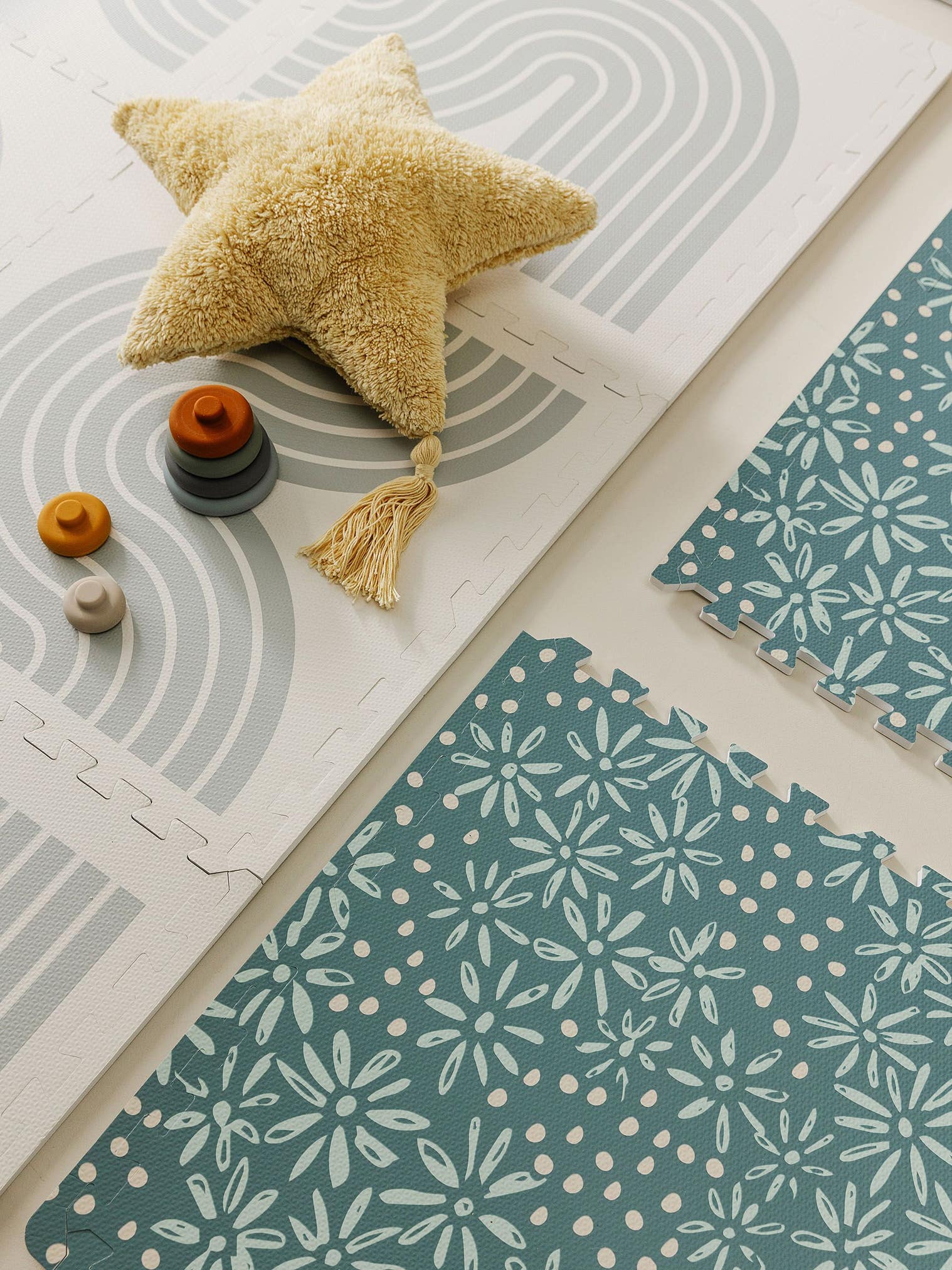 Alfombra de juego Daisy Azul con diseño de Botanicals&Florals en 100% Espuma EVA de Lytte