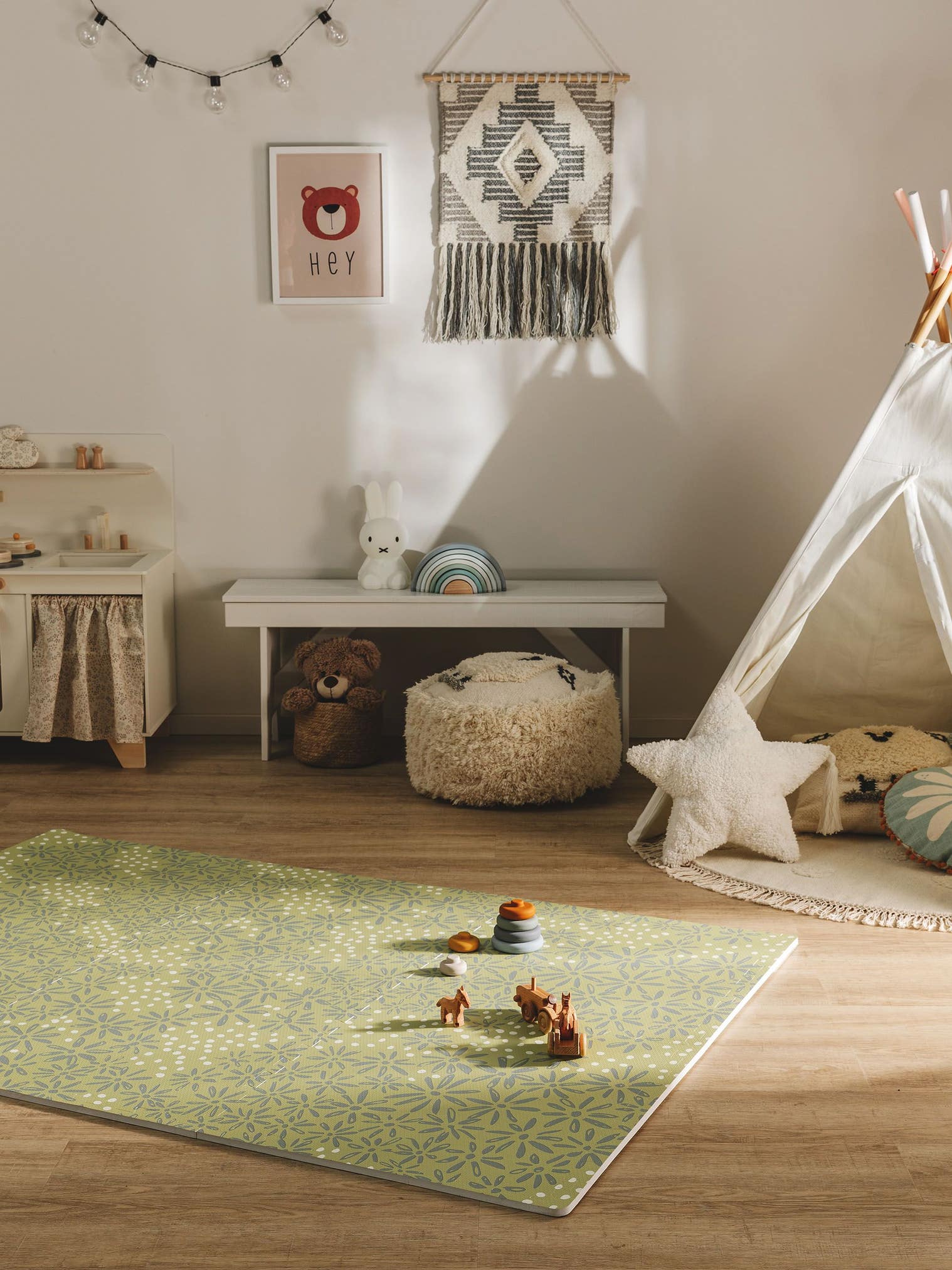 Spielmatte Daisy Grün im Design Botanicals&Florals aus 100% EVA-Schaumstoff von Lytte