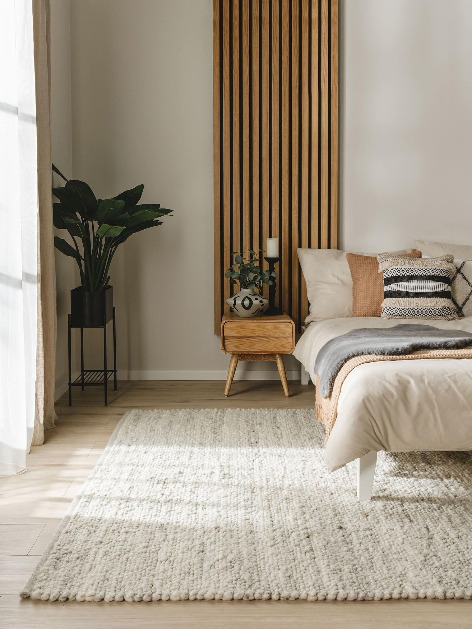 Tapis en 70% Laine, 30% Jute en Gris avec une pile de 11 - 20 mm de hauteur de benuta Pure