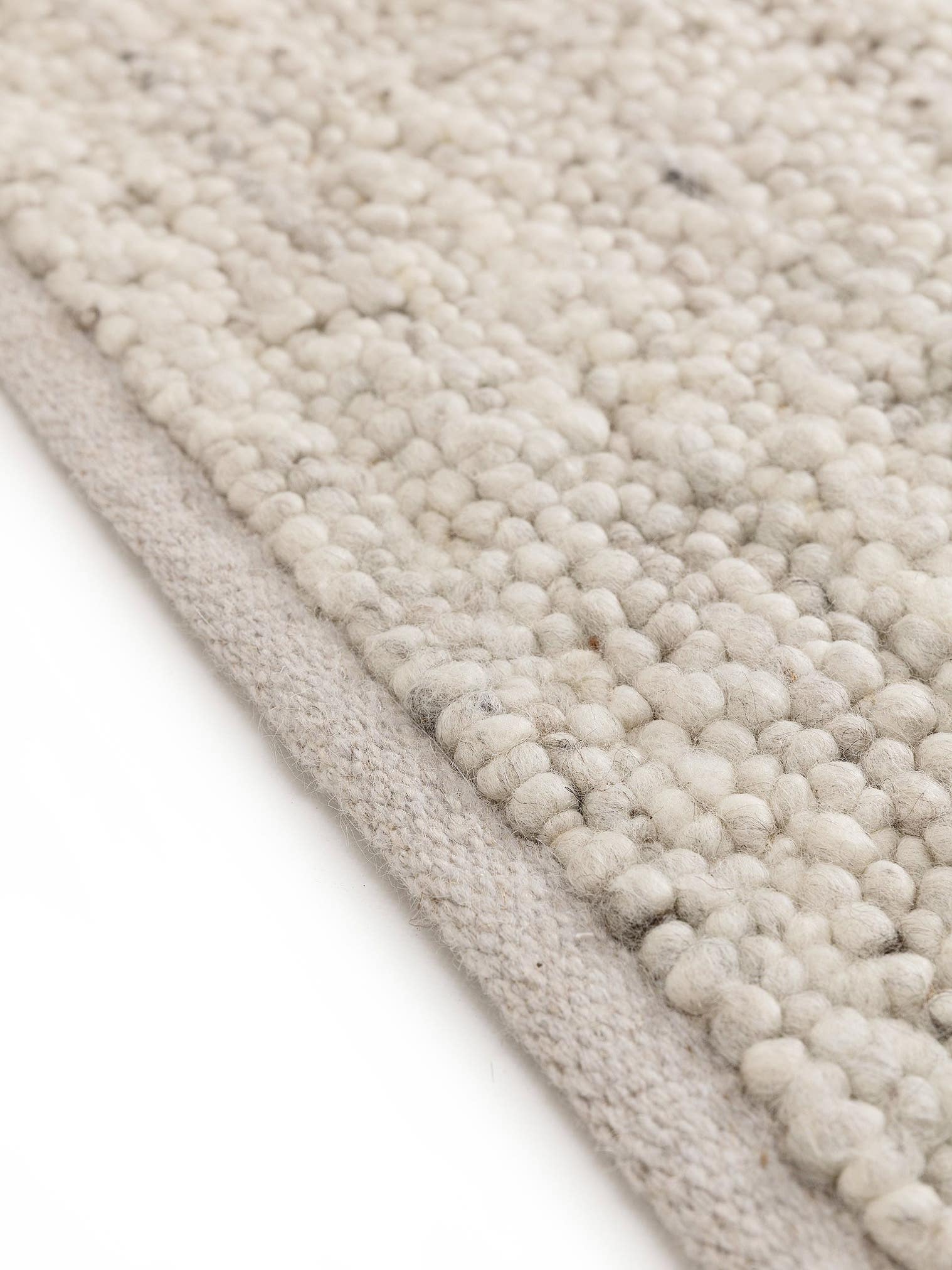 Tapis en 70% Laine, 30% Jute en Gris avec une pile de 11 - 20 mm de hauteur de benuta Pure