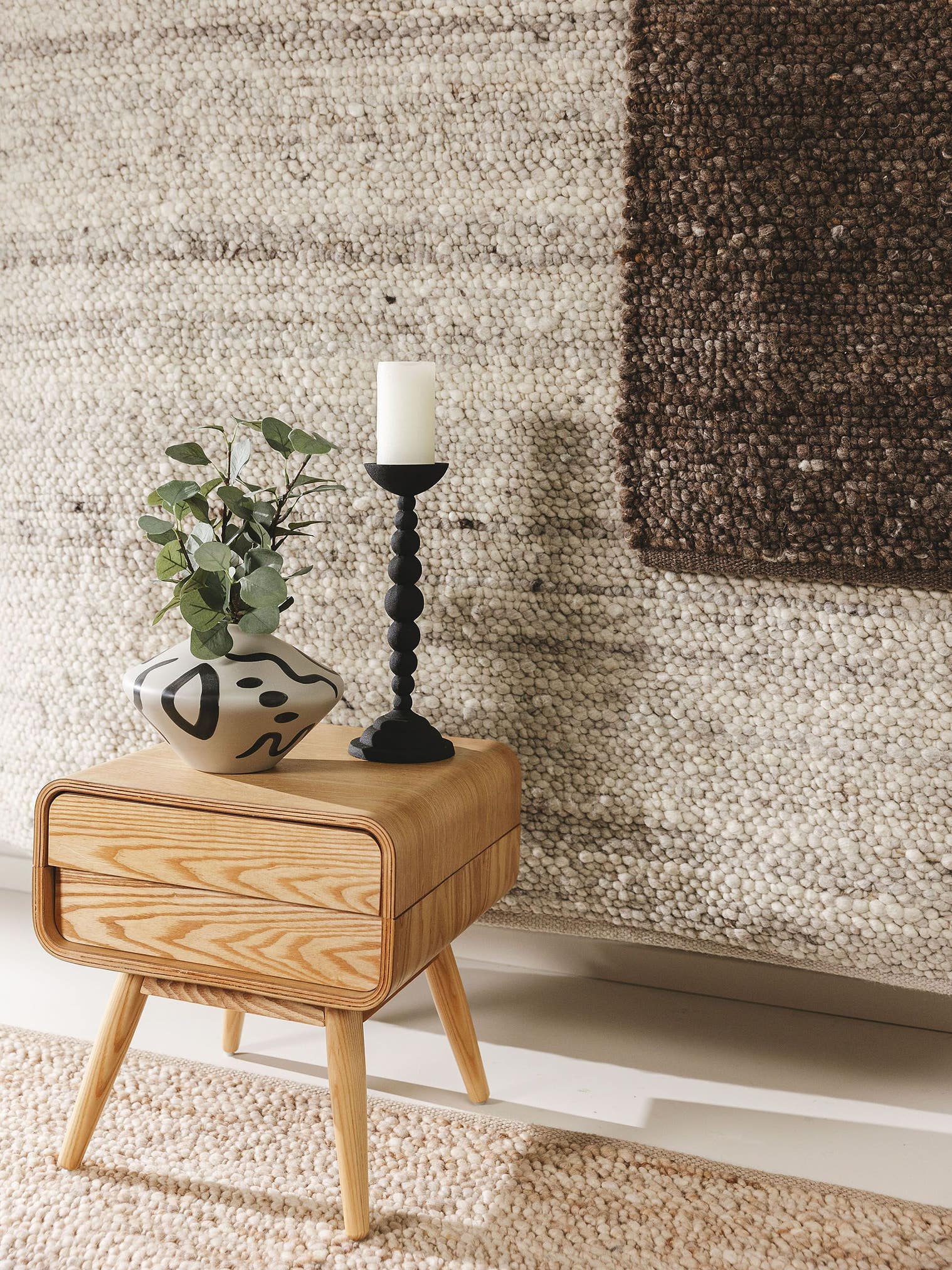 Tapis en 70% Laine, 30% Jute en Gris avec une pile de 11 - 20 mm de hauteur de benuta Pure