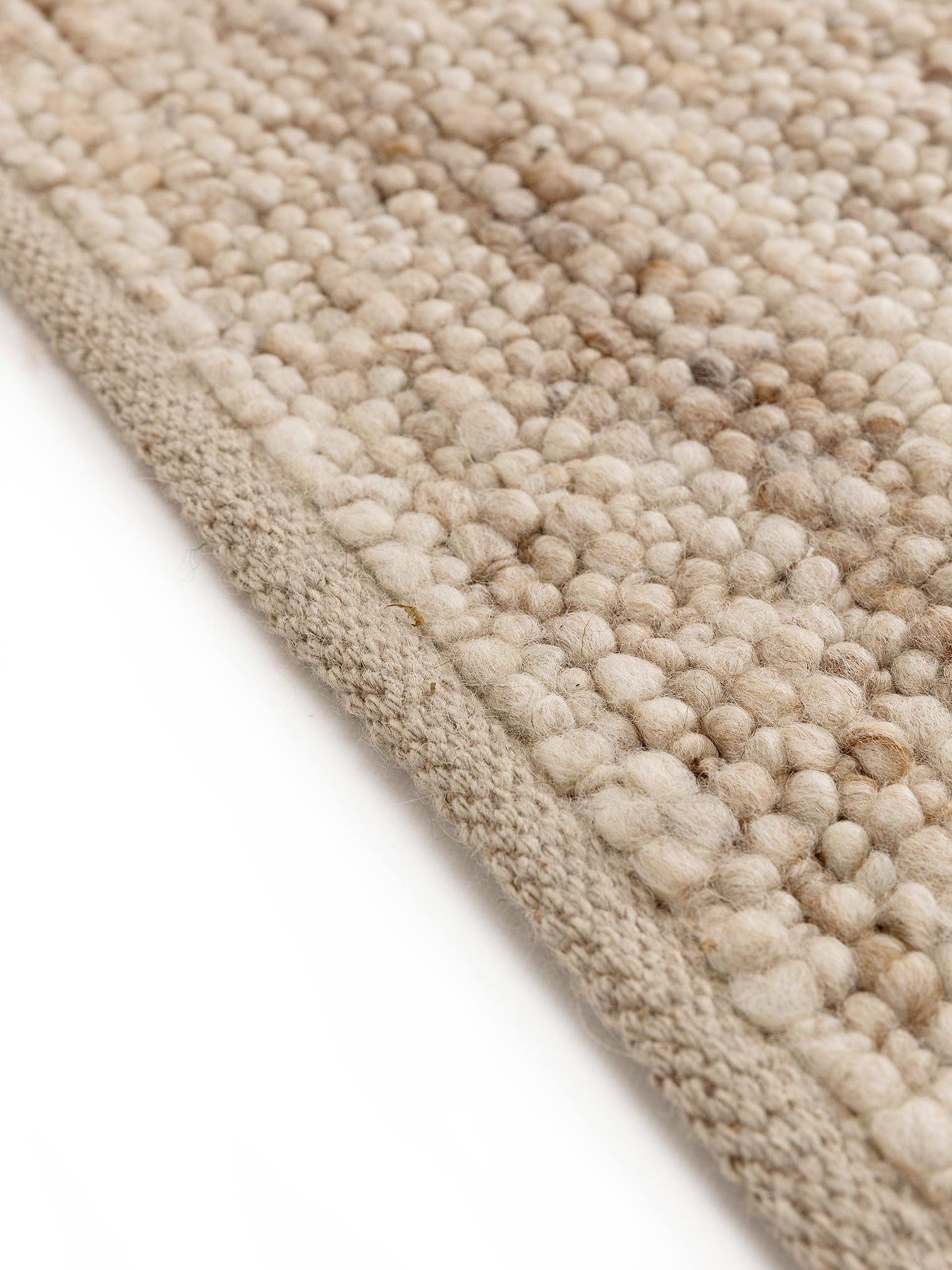 Tapis en 70% Laine, 30% Jute en Beige avec une pile de 11 - 20 mm de hauteur de benuta Pure