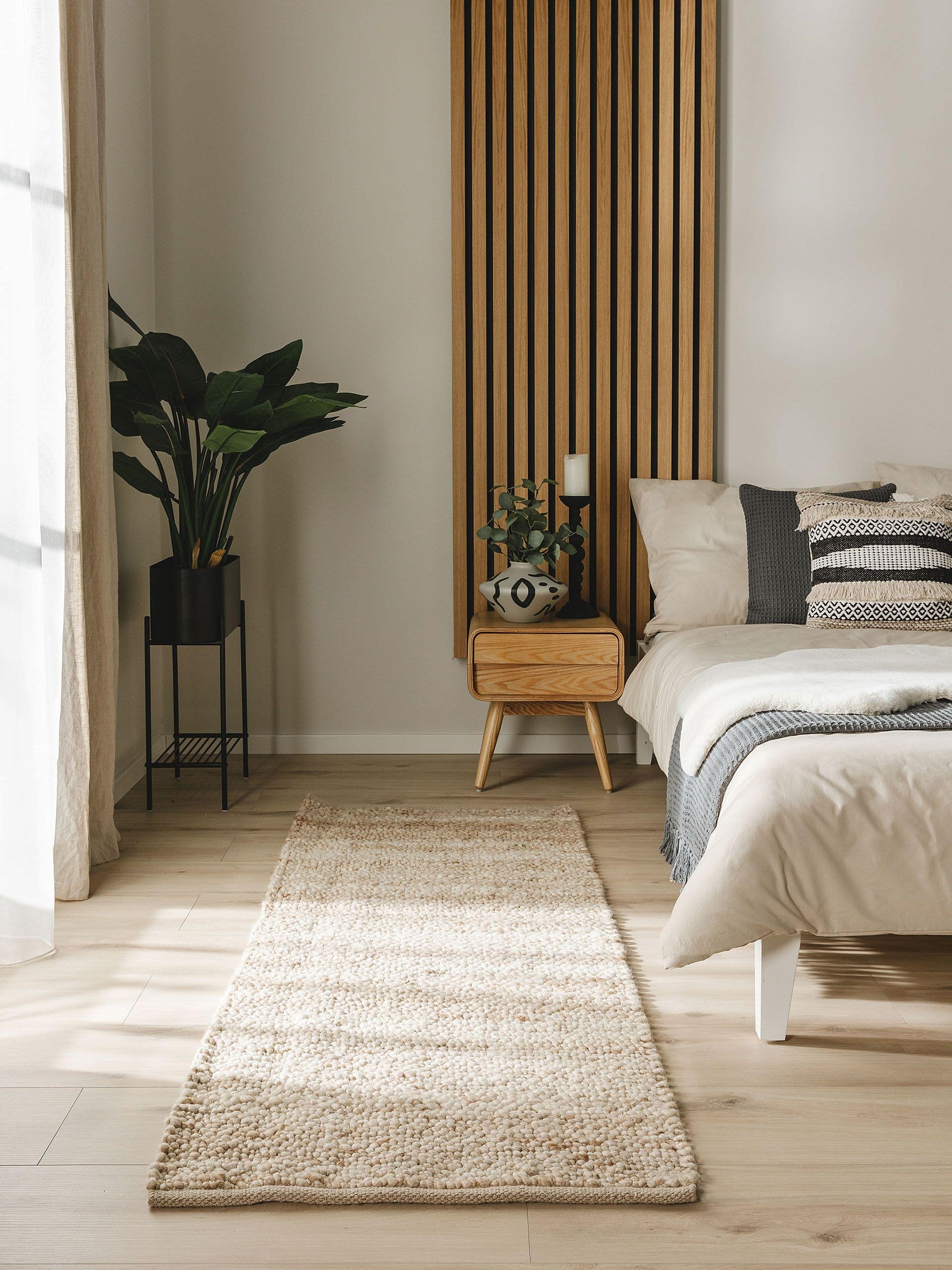 Rug made of 70% Wool, 30% Jute in Beige with a 11 - 20 mm high pile by benuta Pure