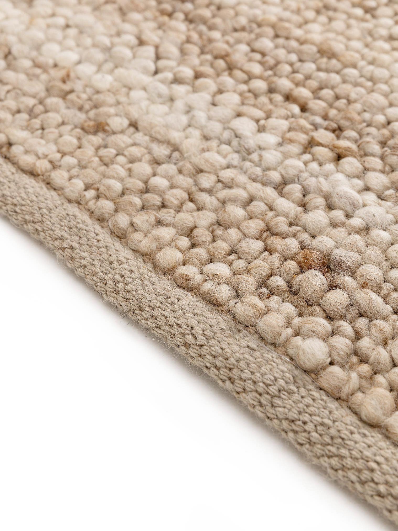 Matta av 70% Ull, 30% Jute i Beige med 11 - 20 mm hög lugg från benuta Pure