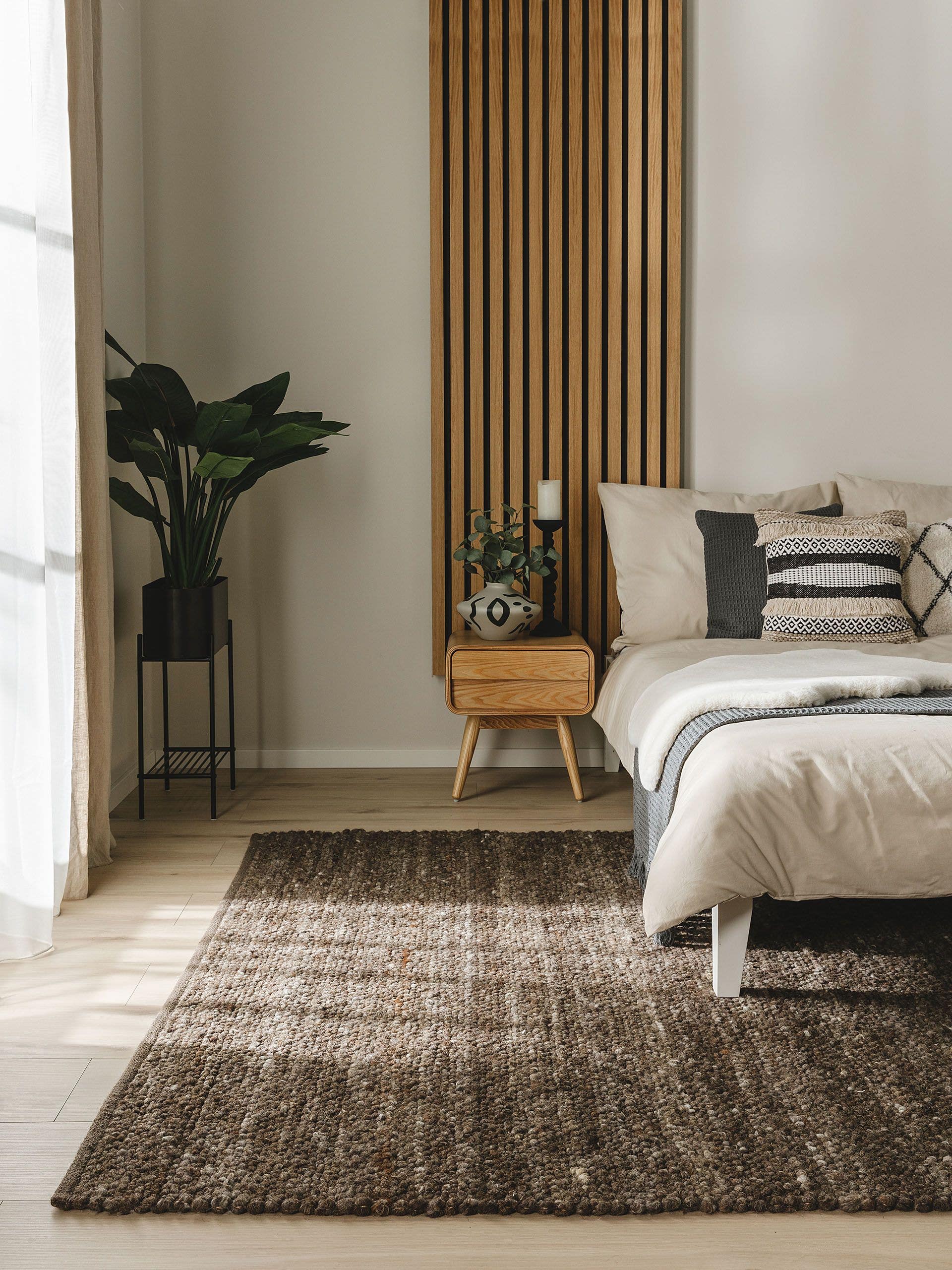 Rug made of 70% Wool, 30% Jute in Brown with a 11 - 20 mm high pile by benuta Pure