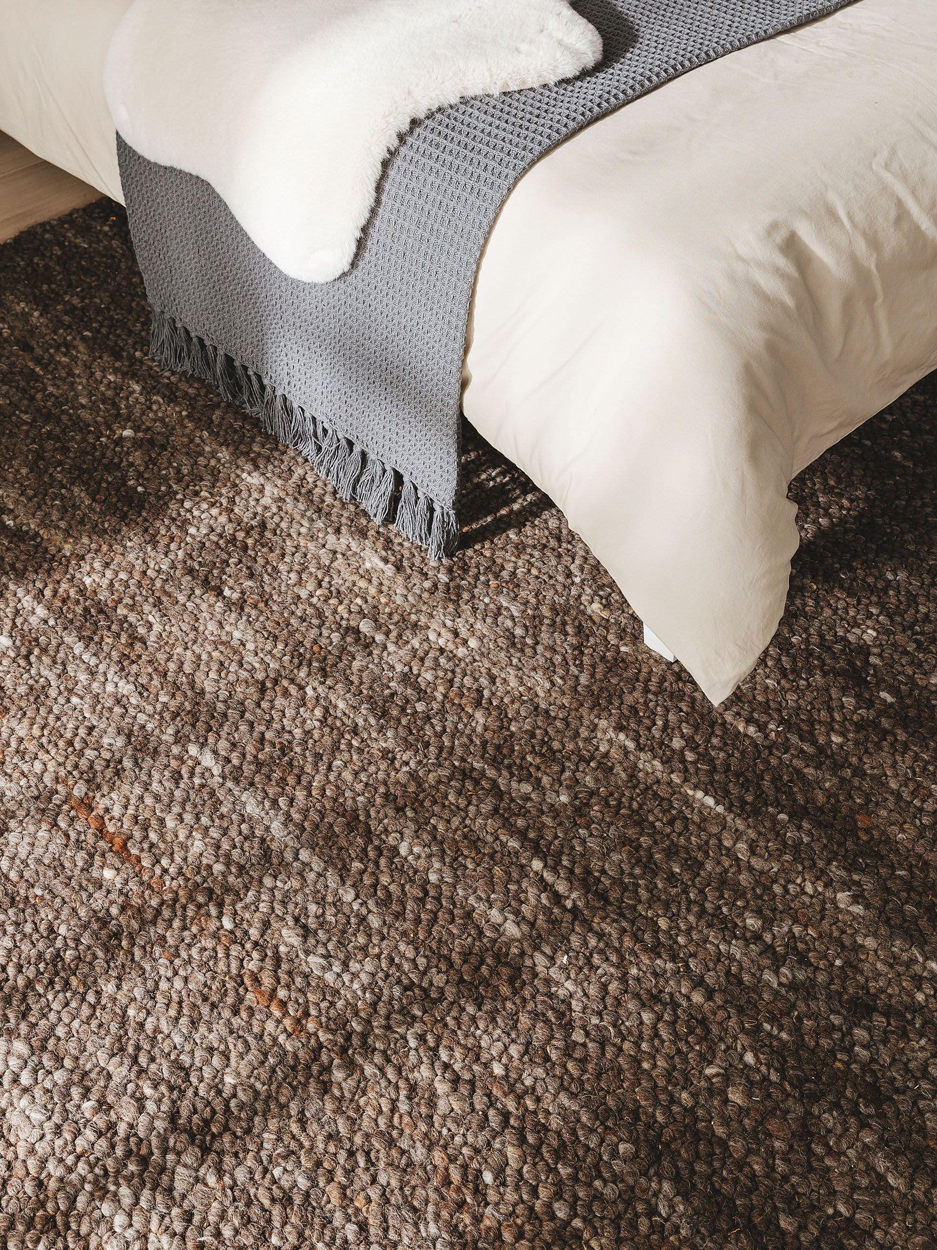 Rug made of 70% Wool, 30% Jute in Brown with a 11 - 20 mm high pile by benuta Pure