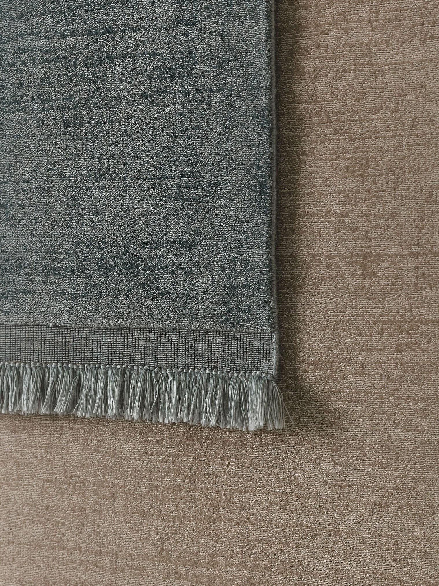 Tappeto di 80% Poliestere, 20% Cotone in Turchese con pelo alto 6 - 10 mm da benuta Pure