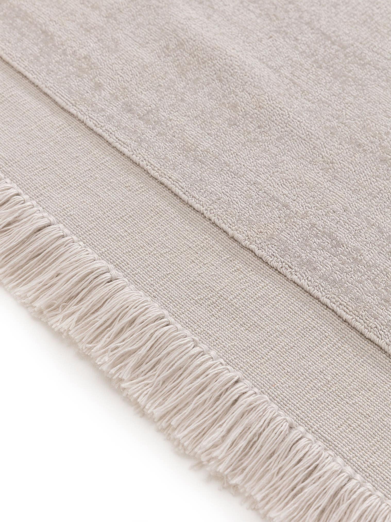 Teppich aus 80% Polyester, 20% Baumwolle in Grau mit 6 bis 10 mm hohem Flor von benuta Pure