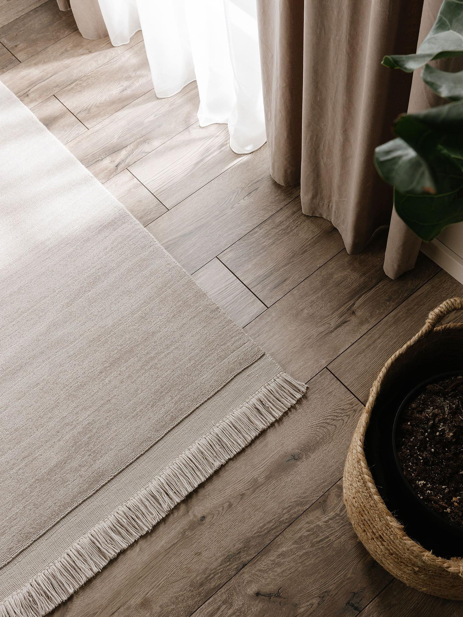 Koberec z 80 % polyester, 20 % bavlna v Grey s vlasem výšky 6 až 10 mm od benuta Pure