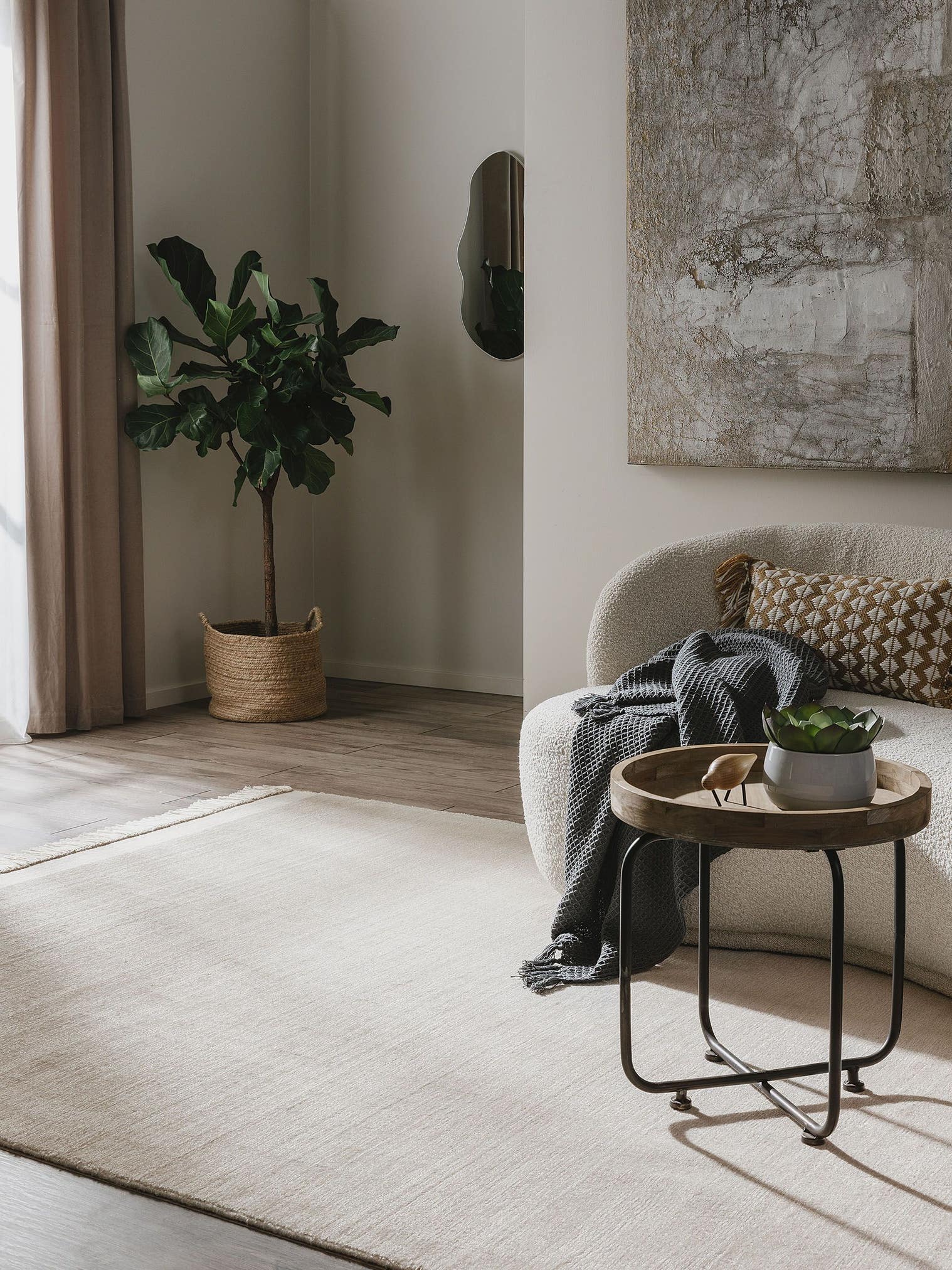 Tæppe af 80% Polyester, 20% Bomuld i Beige med 6 - 10 mm høj luv fra benuta Pure