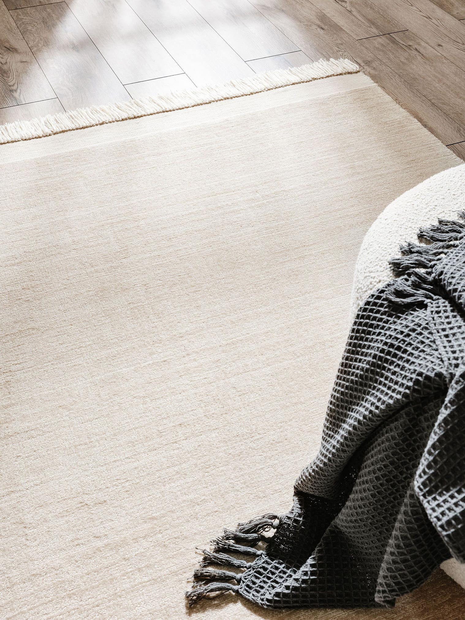 Tæppe af 80% Polyester, 20% Bomuld i Beige med 6 - 10 mm høj luv fra benuta Pure