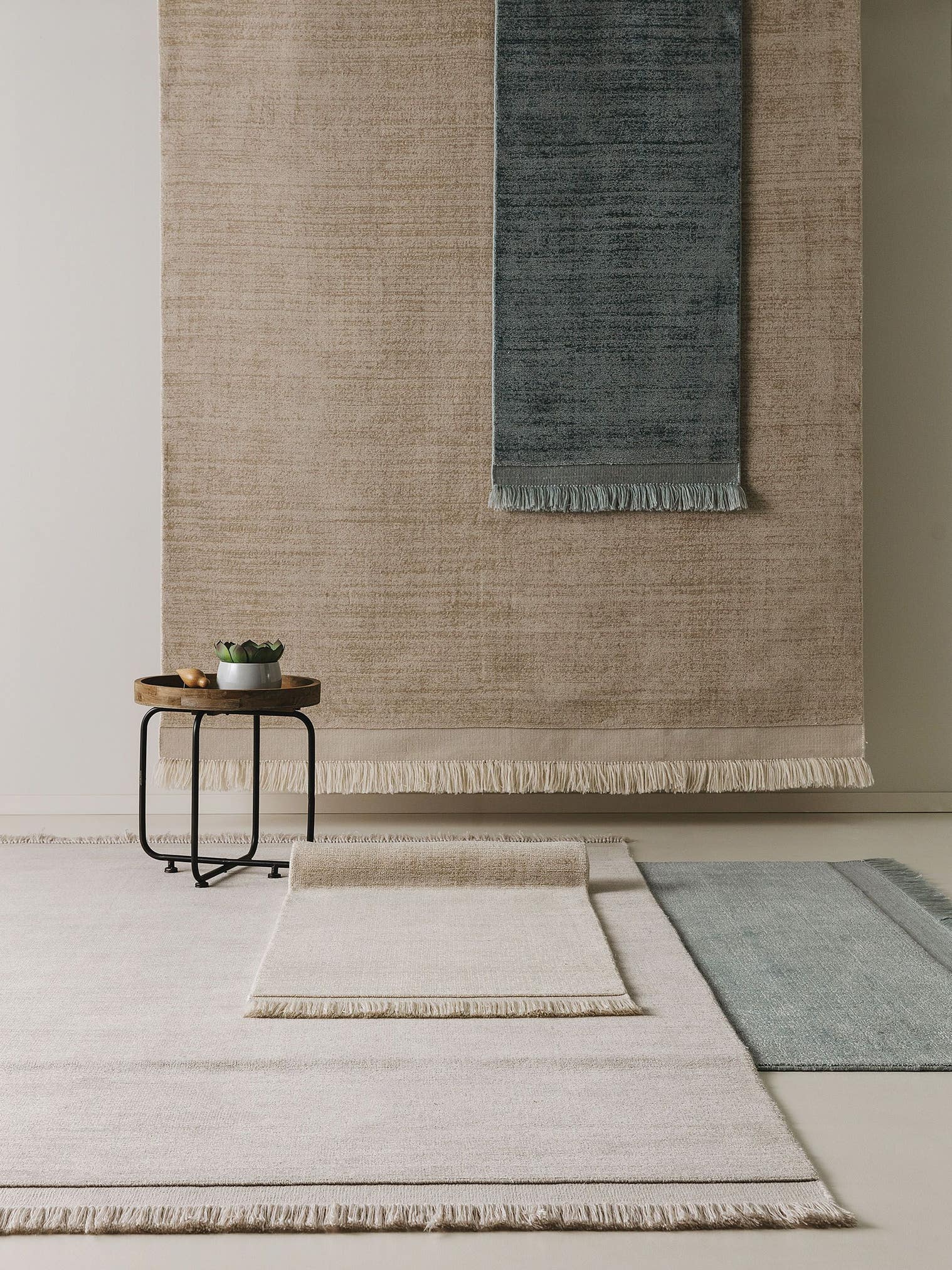 Teppich aus 80% Polyester, 20% Baumwolle in Beige mit 6 bis 10 mm hohem Flor von benuta Pure