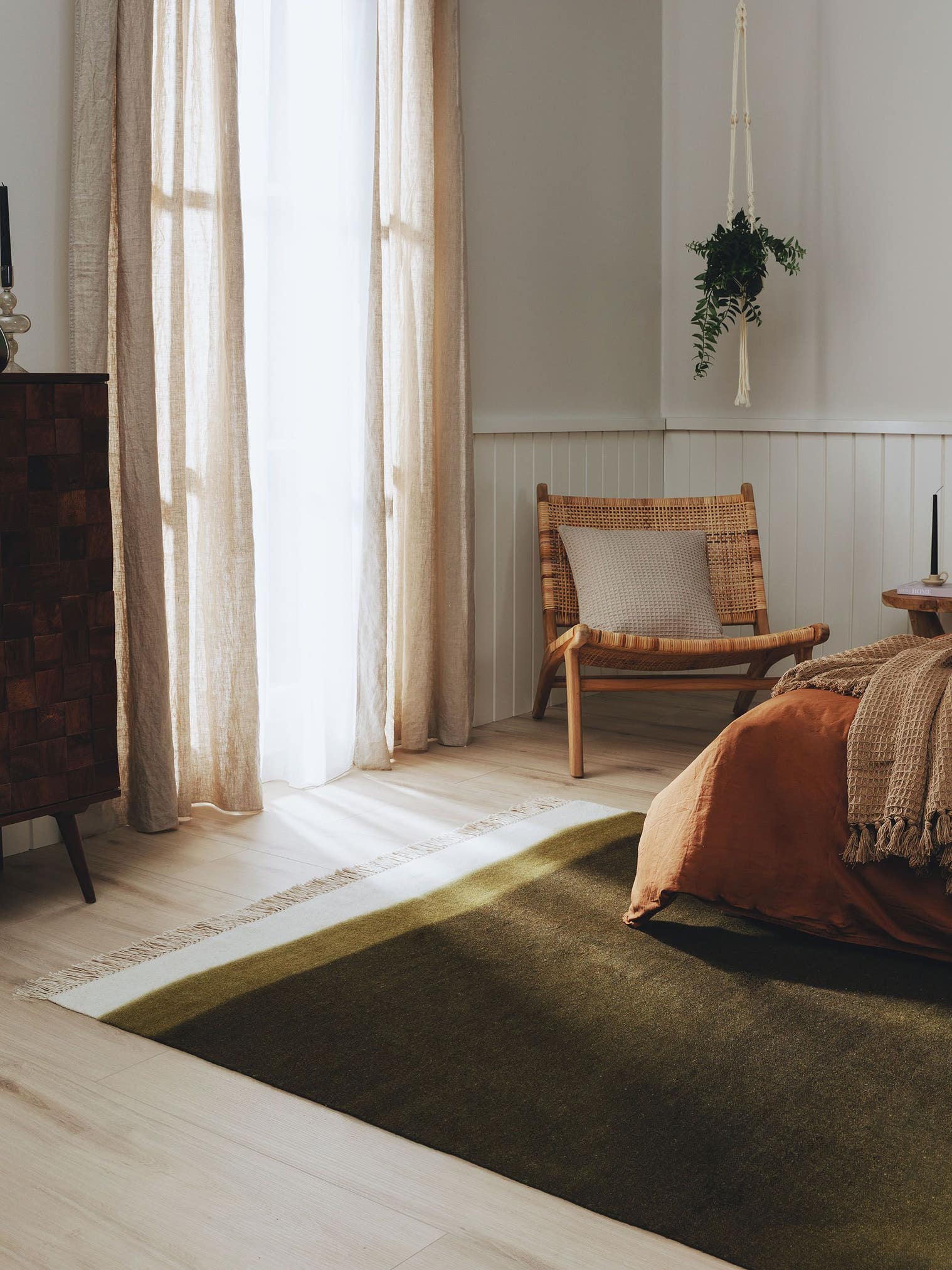 Tapis en 80% laine, 20% coton en Vert avec une pile de 1- 5 mm de hauteur de benuta Pop