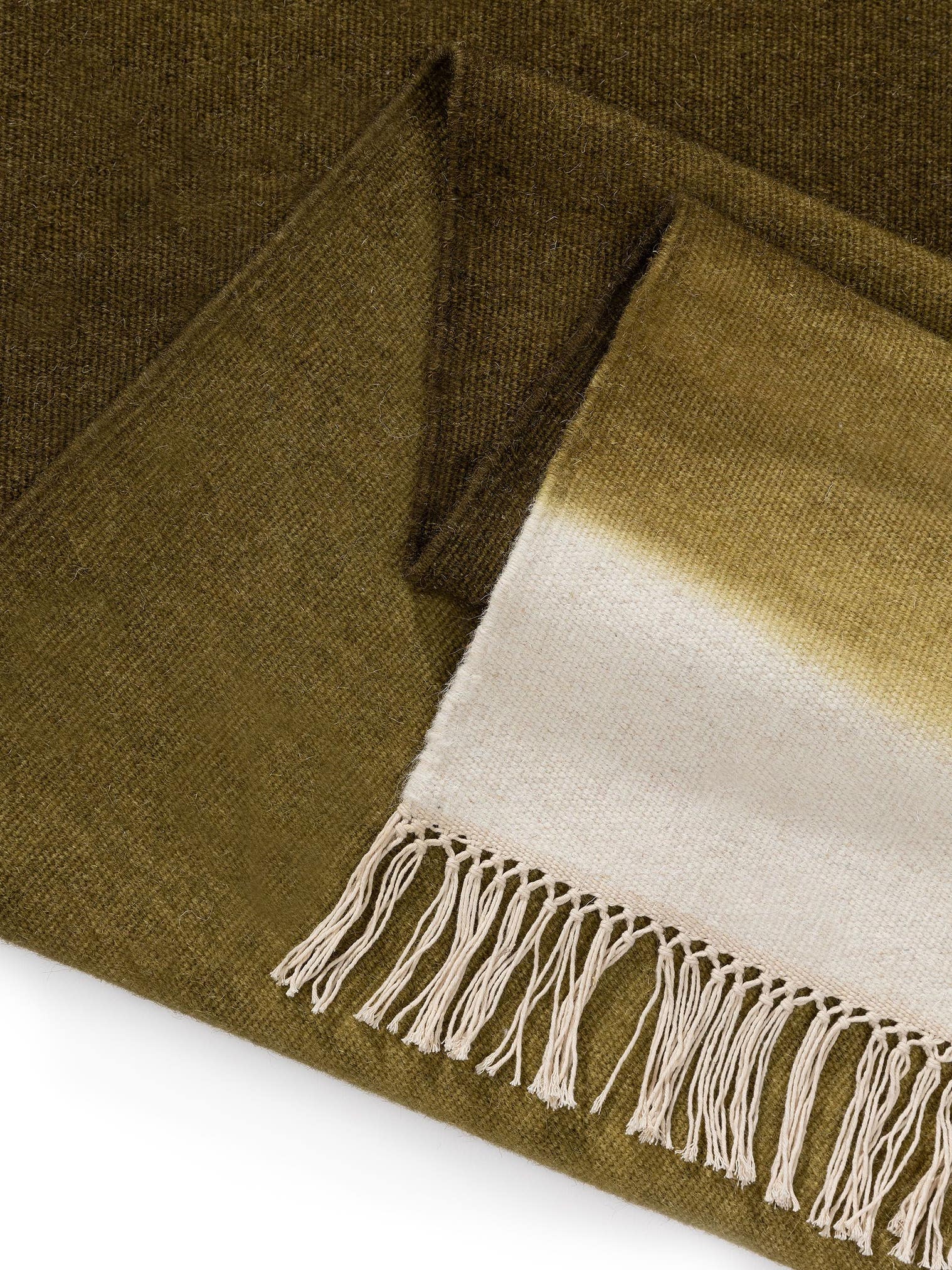 Tapis en 80% laine, 20% coton en Vert avec une pile de 1- 5 mm de hauteur de benuta Pop