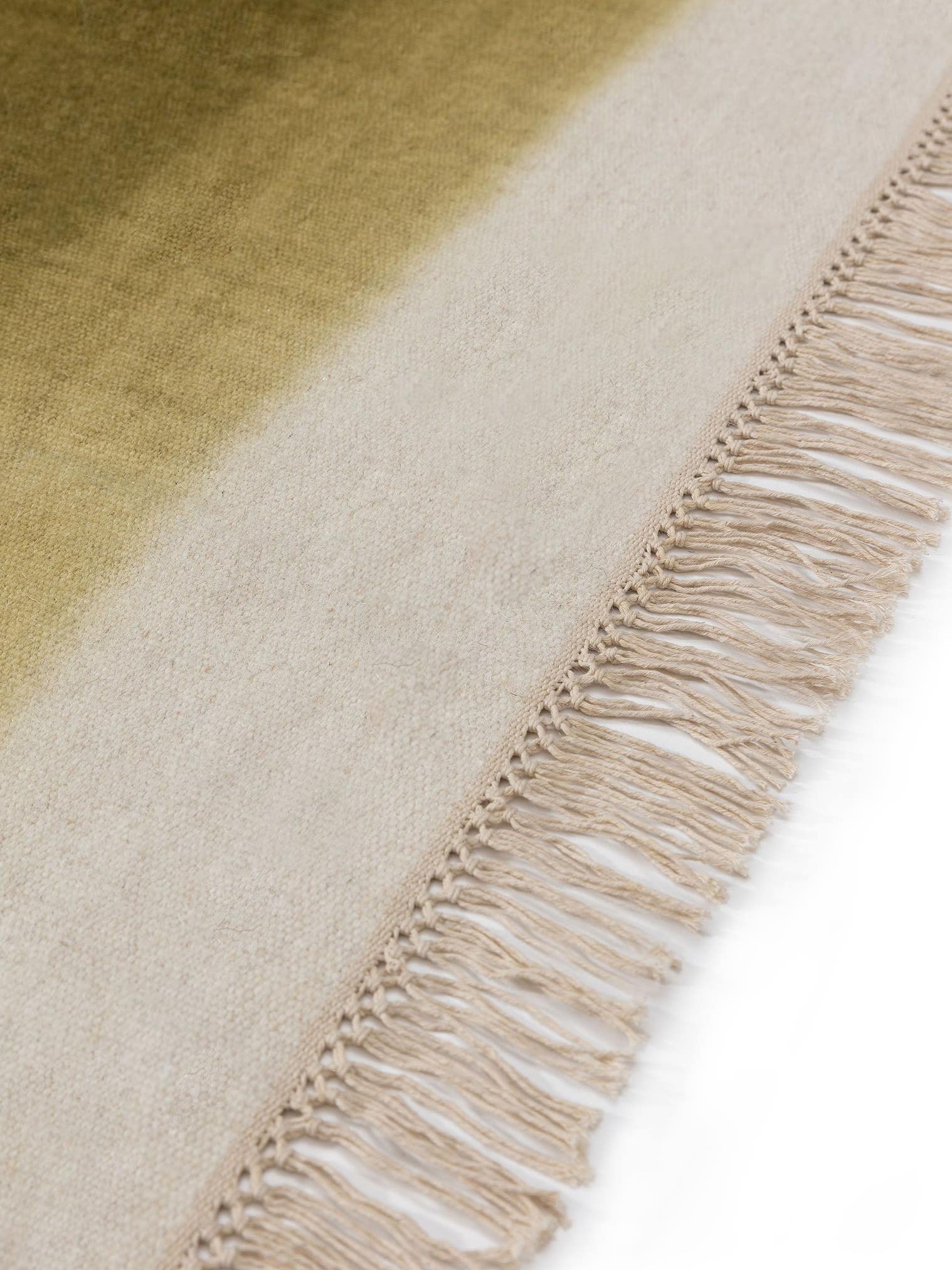 Tapis en 80% laine, 20% coton en Vert avec une pile de 1- 5 mm de hauteur de benuta Pop