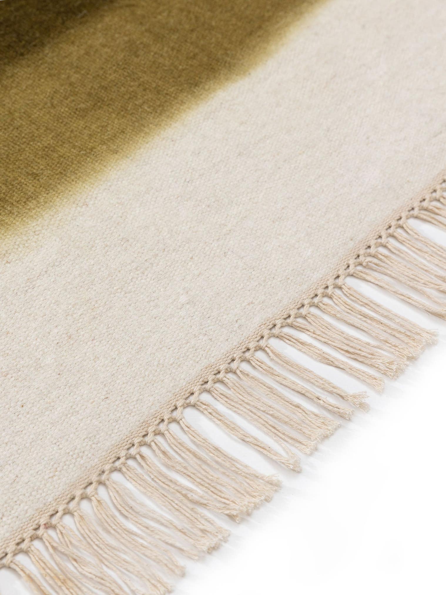 Teppich aus 80% Wolle, 20% Baumwolle in Grün mit bis 5 mm hohem Flor von benuta Pop