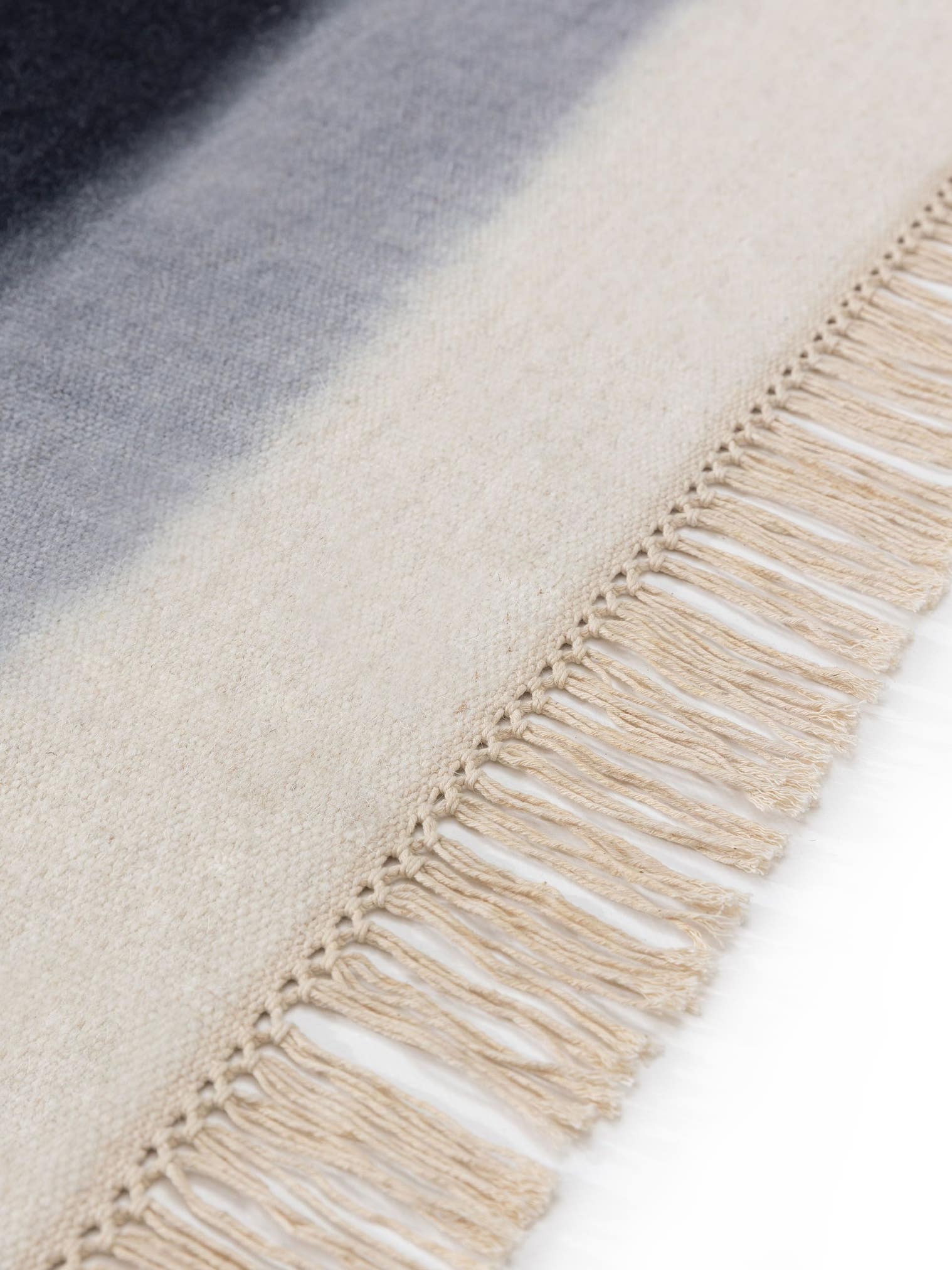 Tapis en 80% laine, 20% coton en Bleu avec une pile de 1- 5 mm de hauteur de benuta Pop