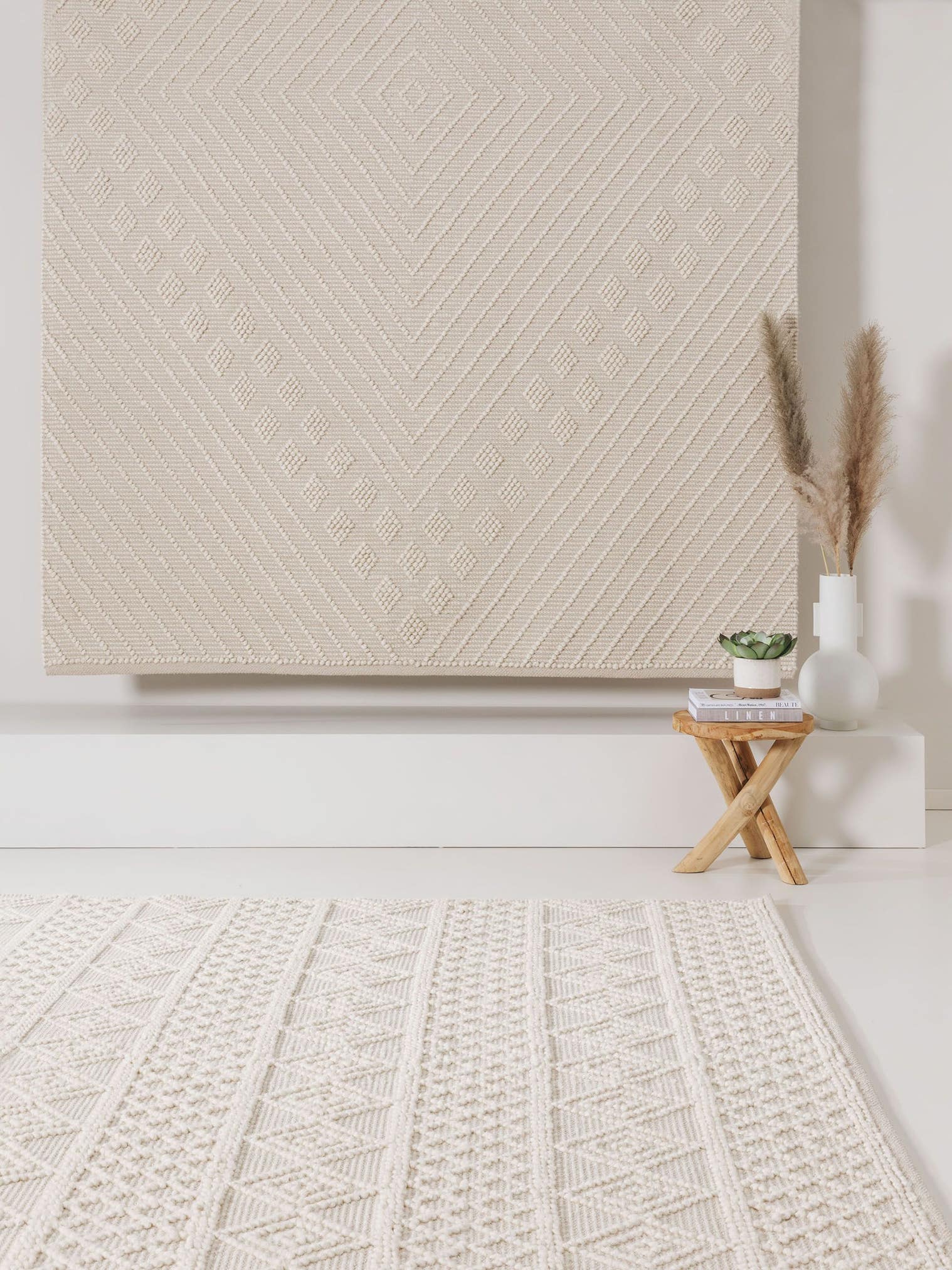 Matto 55% puuvillaa, 45% villaaa värissä Beige 11-20 mm korkealla nukalla merkiltä benuta Pure