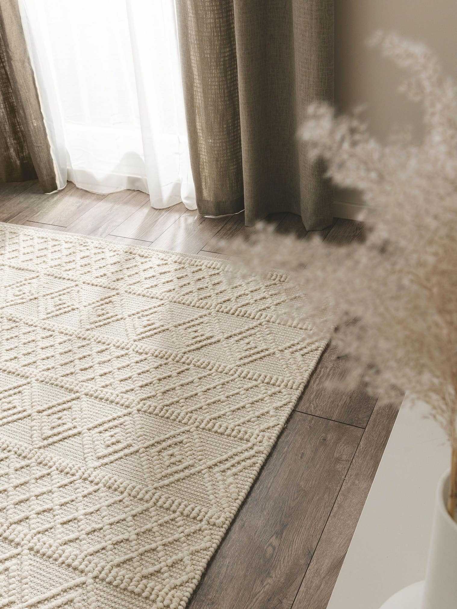 Teppich aus 55% Baumwolle, 45% Wolle in Beige mit 11 bis 20 mm hohem Flor von benuta Pure