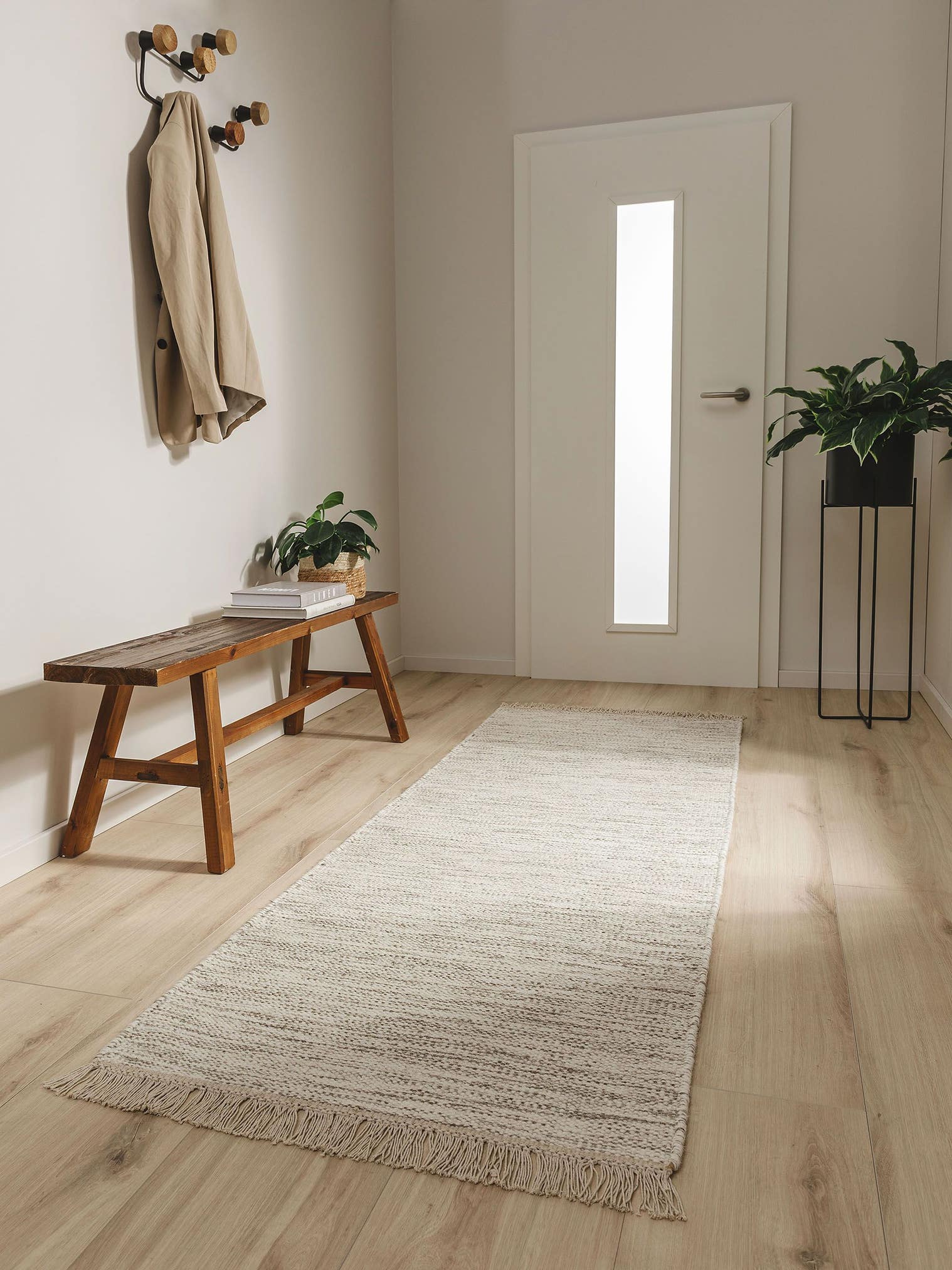 Teppich aus 80% Wolle, 20% Baumwolle in Beige mit bis 5 mm hohem Flor von benuta Pure