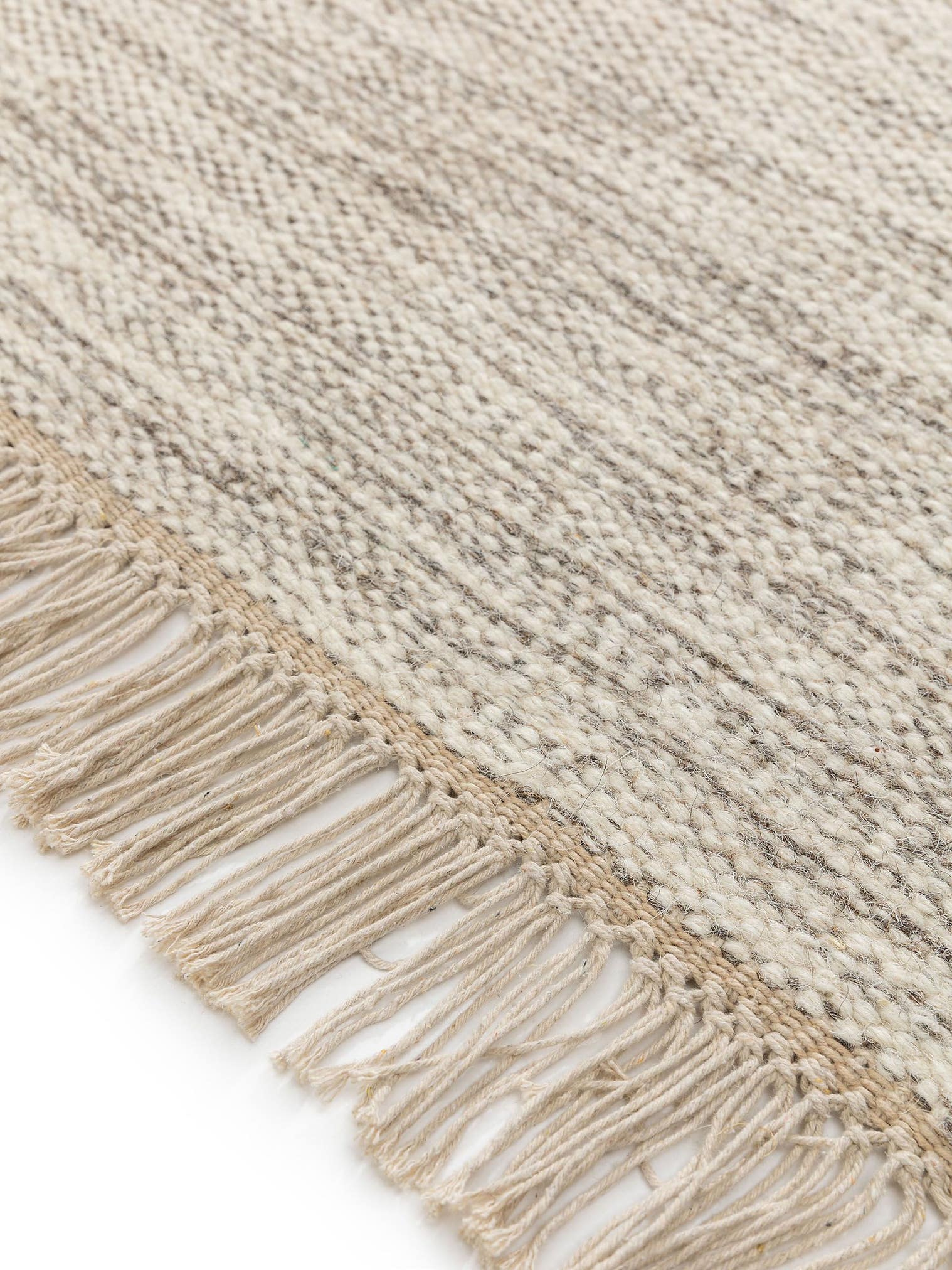 Teppich aus 80% Wolle, 20% Baumwolle in Beige mit bis 5 mm hohem Flor von benuta Pure