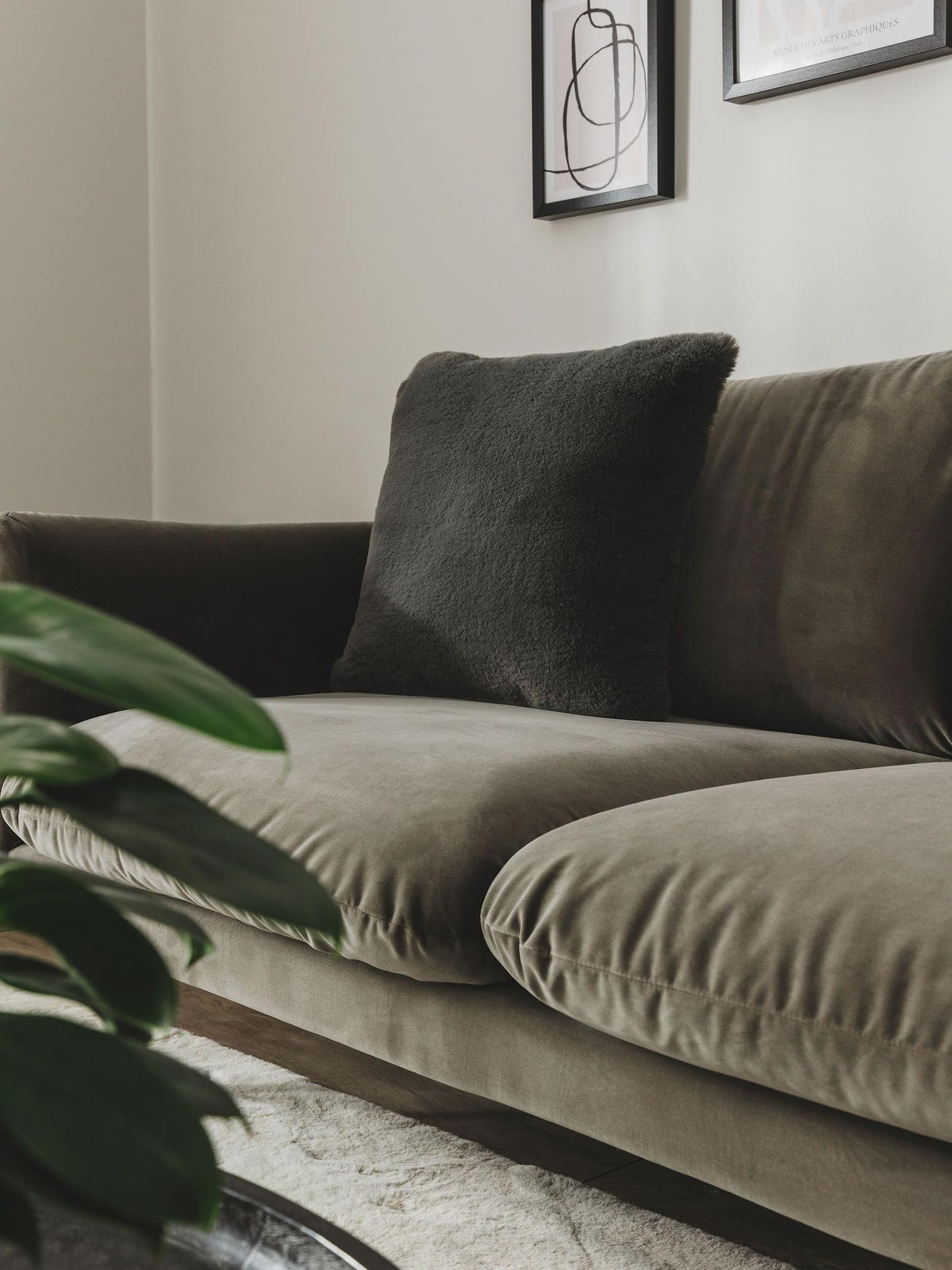 Cushion Cover Dave Charcoal in Uni design made of 100% Polyester by benuta Nest