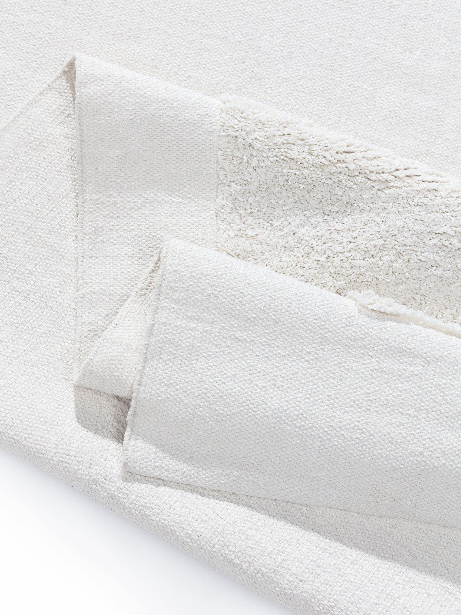 Teppich aus 100% Baumwolle (organic) in Beige mit 6 bis 10 mm hohem Flor von benuta Pop