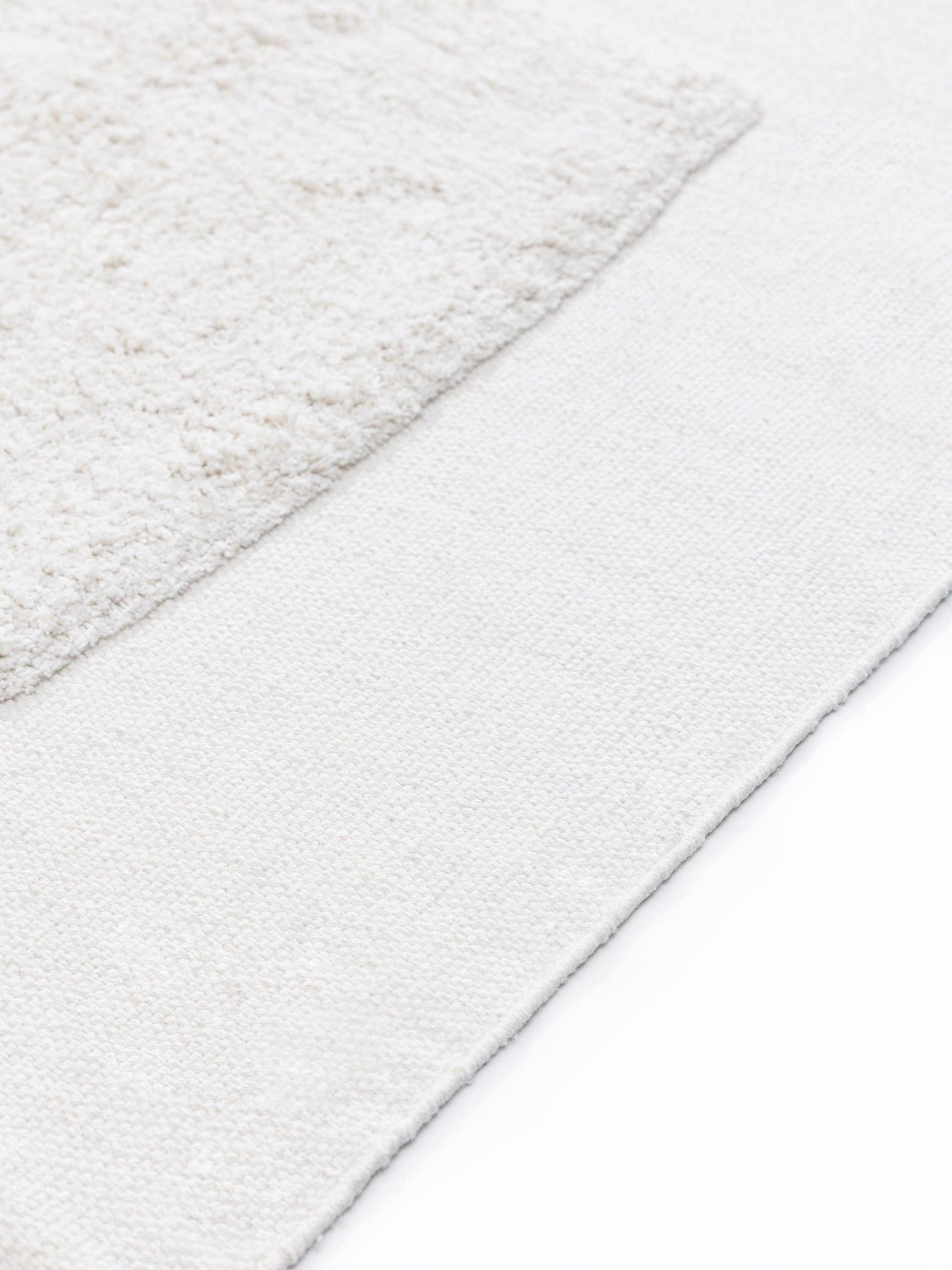 Teppich aus 100% Baumwolle (organic) in Beige mit 6 bis 10 mm hohem Flor von benuta Pop