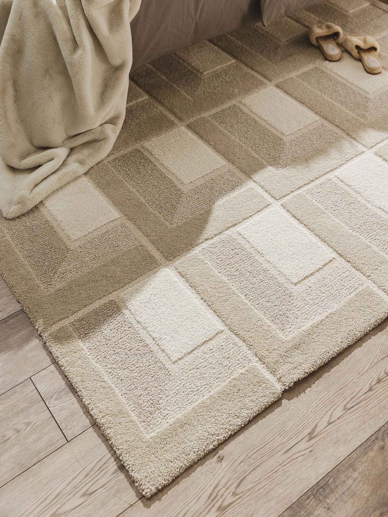 Teppich aus 60% Polypropylen, 40% Polyester in Beige mit 11 bis 20 mm hohem Flor von benuta Nest