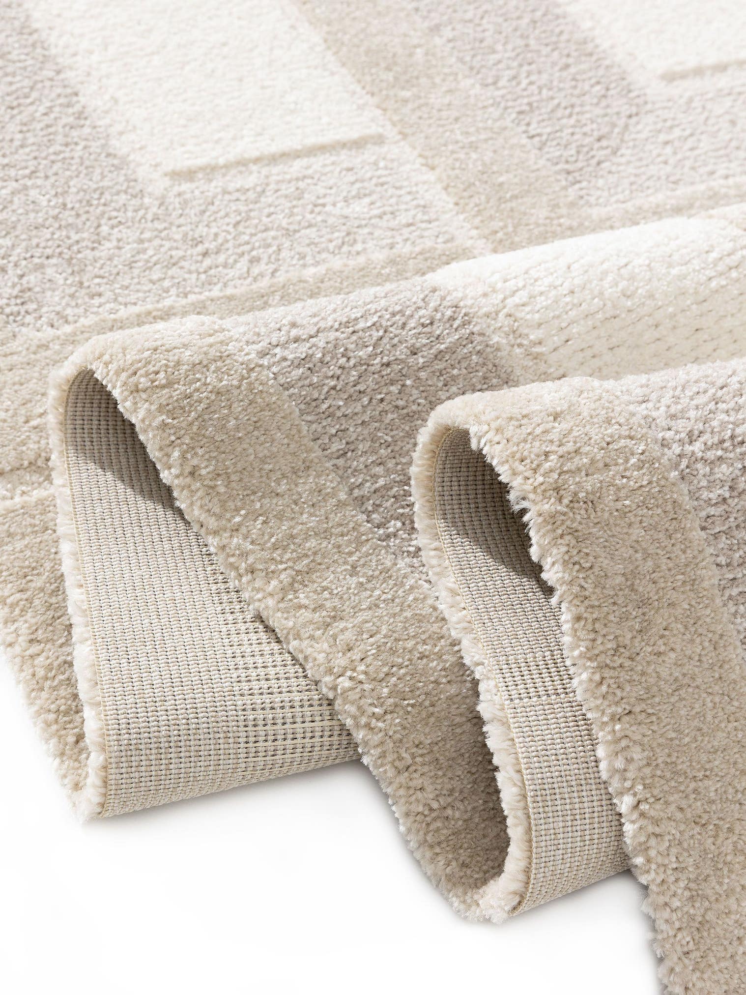 Teppich aus 60% Polypropylen, 40% Polyester in Beige mit 11 bis 20 mm hohem Flor von benuta Nest