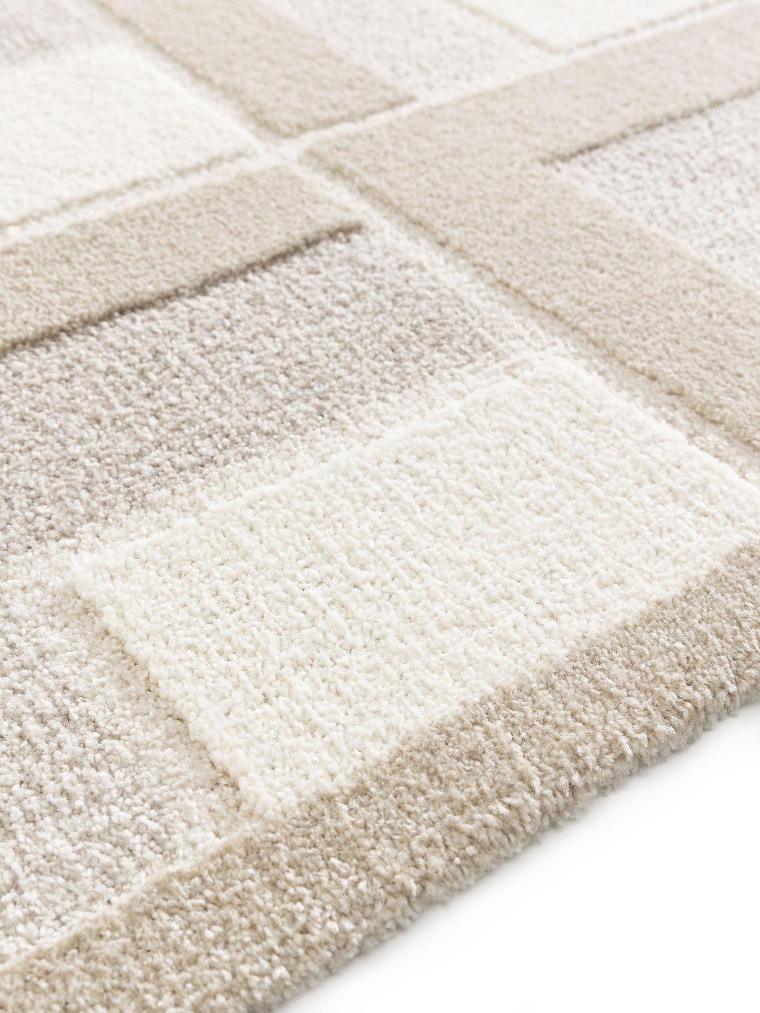 Teppich aus 60% Polypropylen, 40% Polyester in Beige mit 11 bis 20 mm hohem Flor von benuta Nest